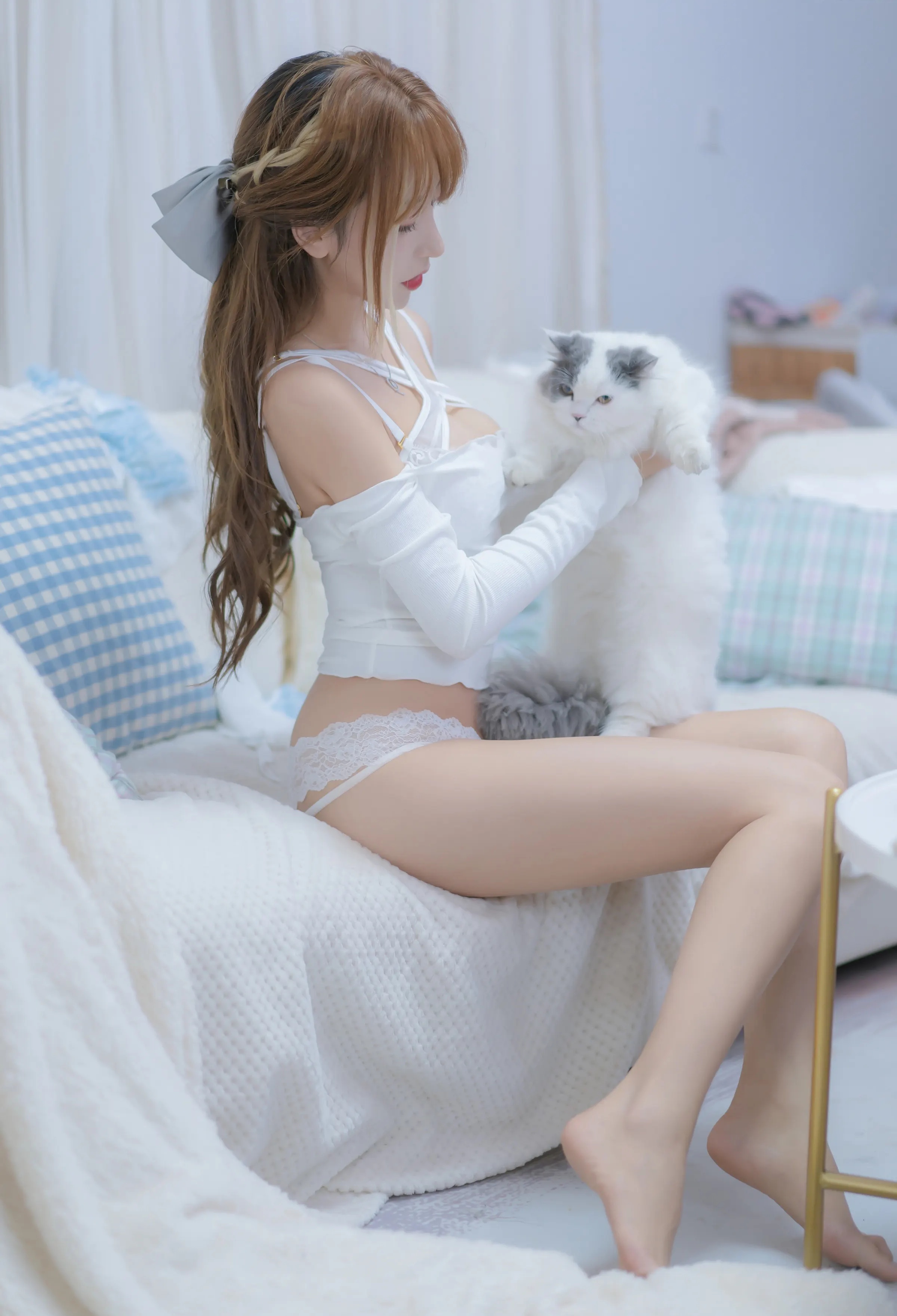 Coser美女_过期米线线喵_No.114 我和猫 主题写真 [90P]Xiuren秀人写真高清美女套图写真下载-看套图看套图