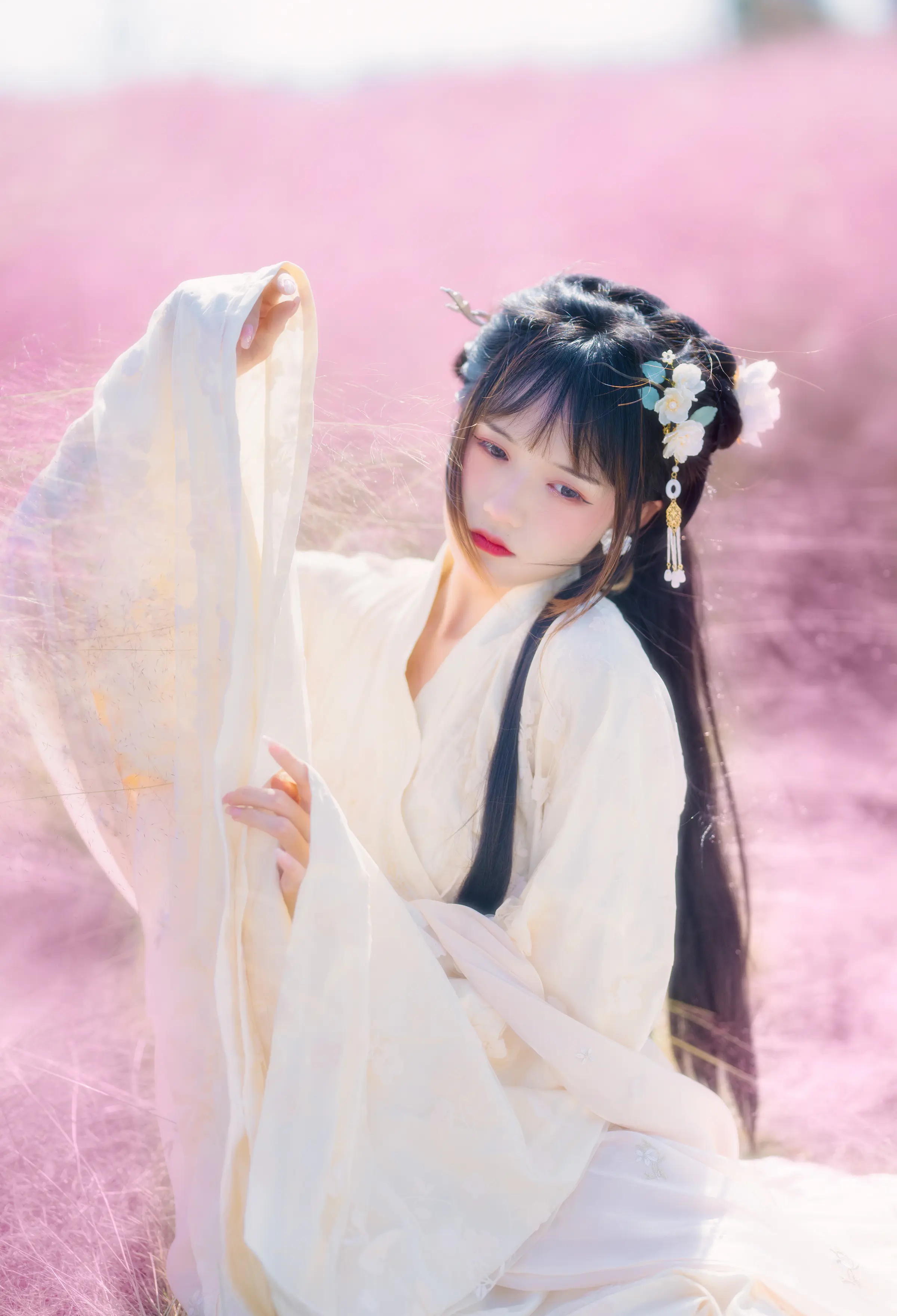颜值博主_兔子Zzz不吃胡萝卜_No.066 &ndash; 粉草回忆 主题写真 [21P]Xiuren秀人写真高清美女套图写真下载-看套图看套图