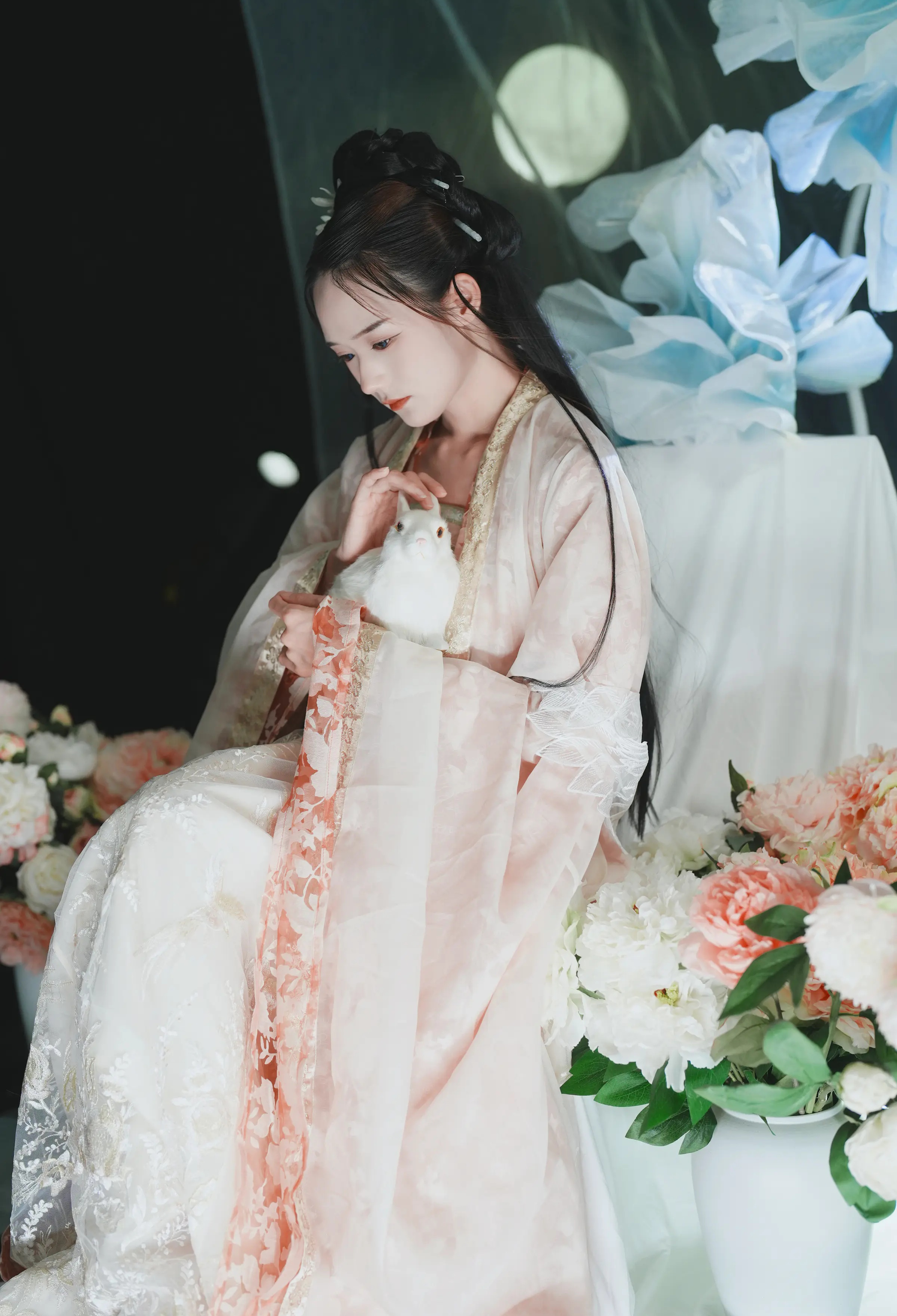 图片[5]-颜值博主_兔子Zzz不吃胡萝卜_No.142 &ndash; 寄明月 主题写真 [38P]-Coser网络美女论坛-免费套图-看套图