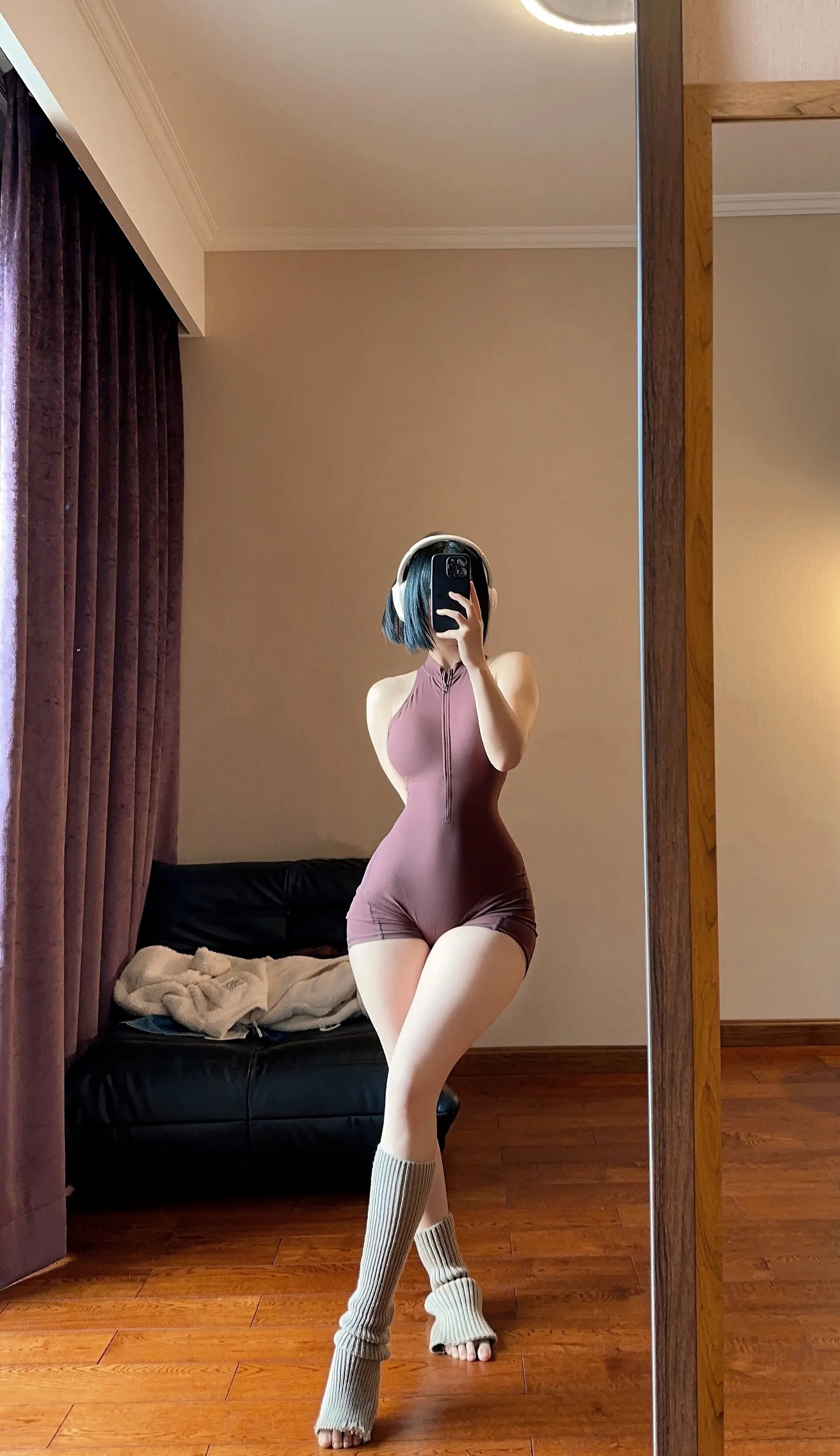 健身达人_俏妞QiaoniuTT_No.116 &ndash; 超短瑜伽 [15P]Xiuren秀人写真高清美女套图写真下载-看套图看套图
