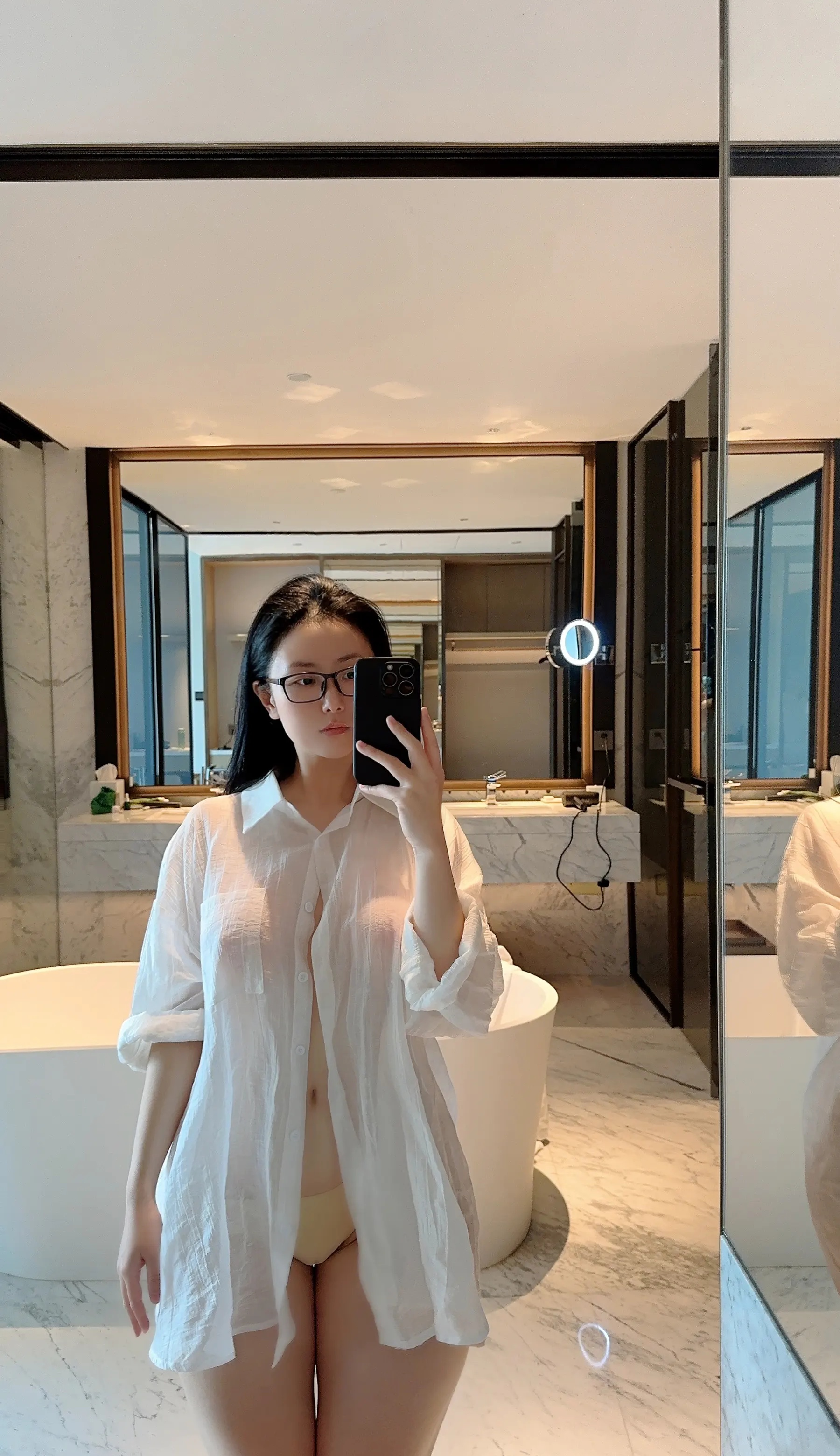 健身达人_俏妞QiaoniuTT_No.130 &ndash; 男友衬衫 [20P]-看套图