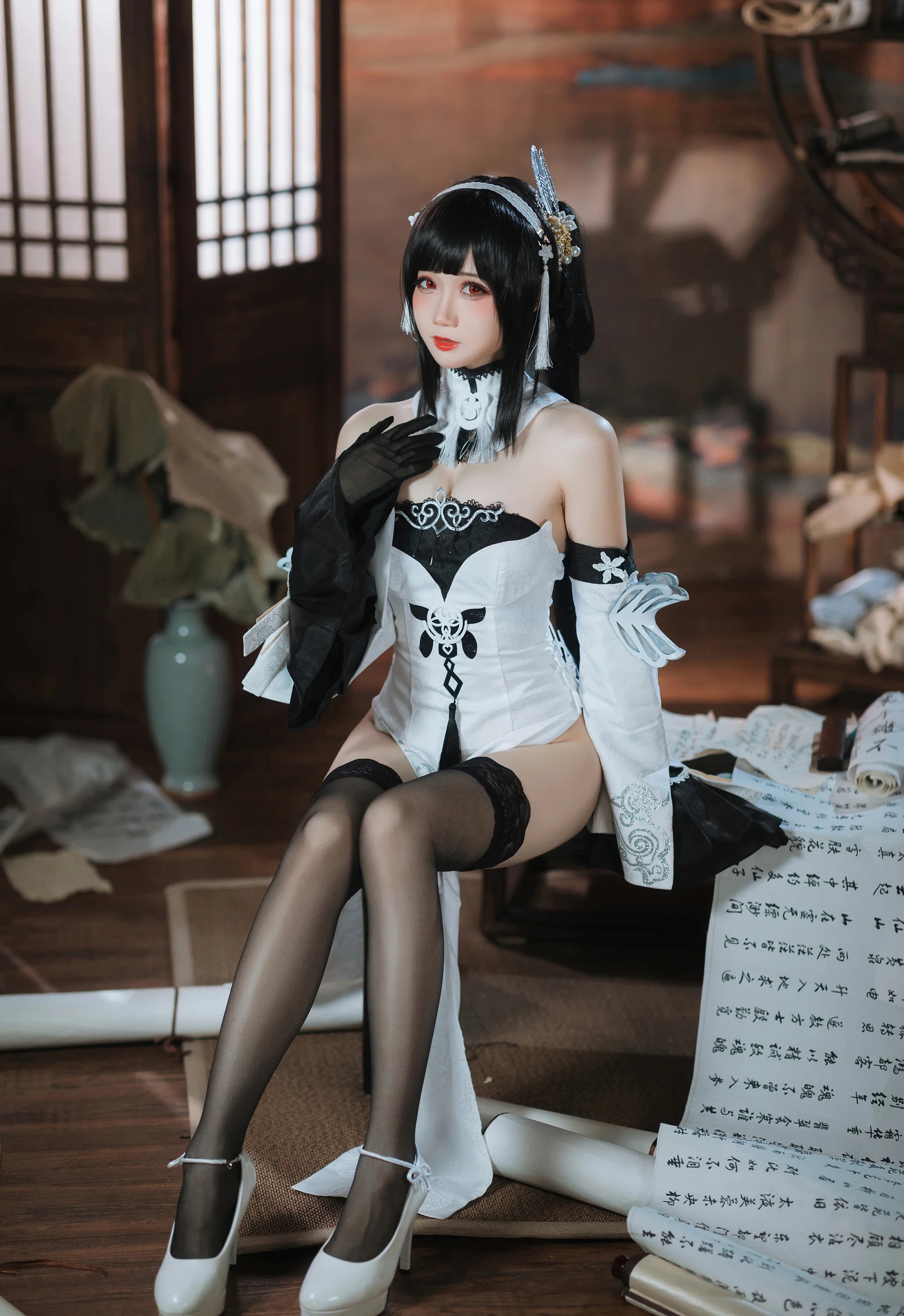 Coser美女_焖焖碳_No.028 &ndash; 碧蓝航线 鎮海 白黑礼服 主题写真 [23P]-看套图
