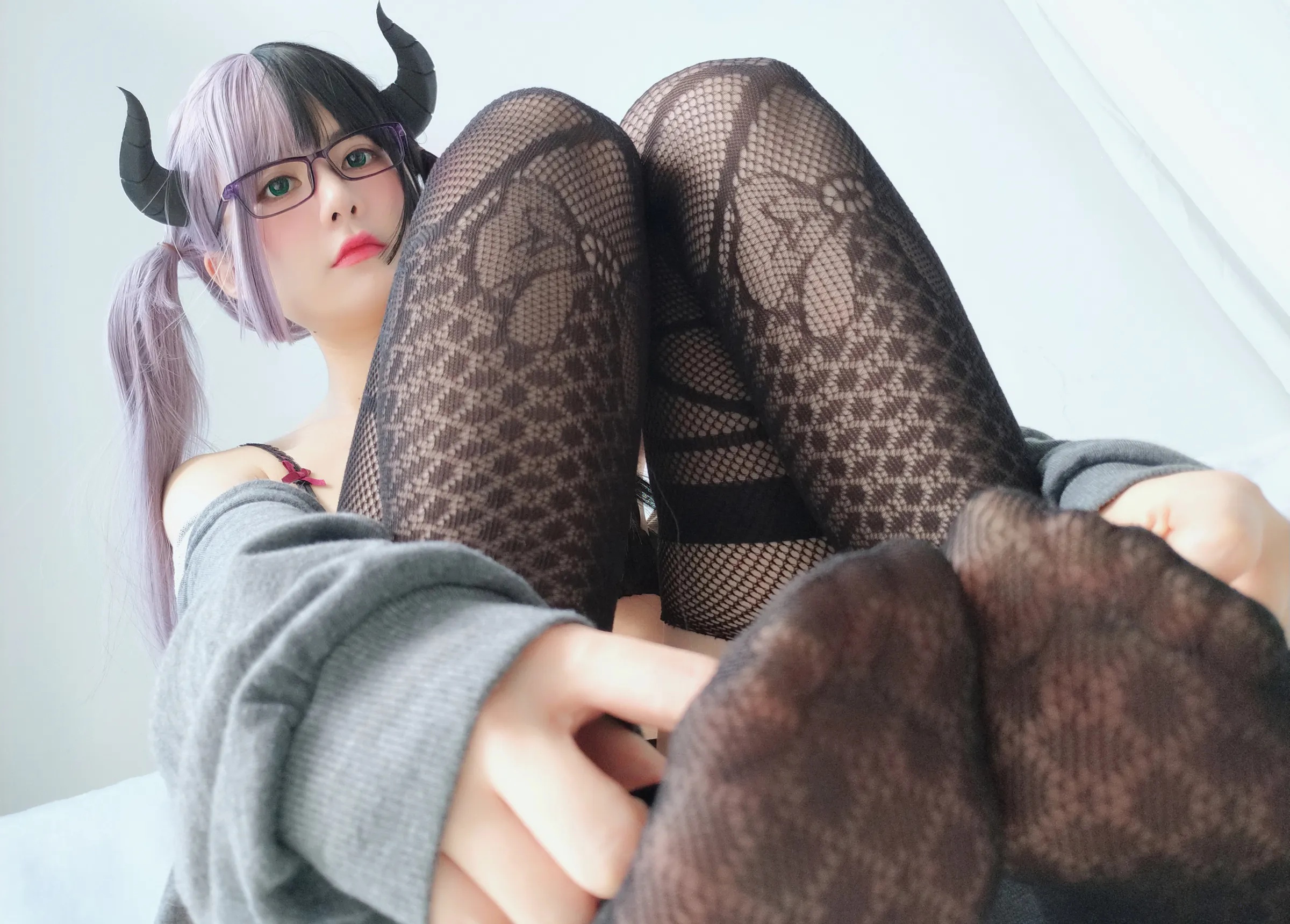 Coser美女_眼酱大魔王w_No.062 &ndash; 魅魔 主题写真 [30P]Xiuren秀人写真高清美女套图写真下载-看套图看套图