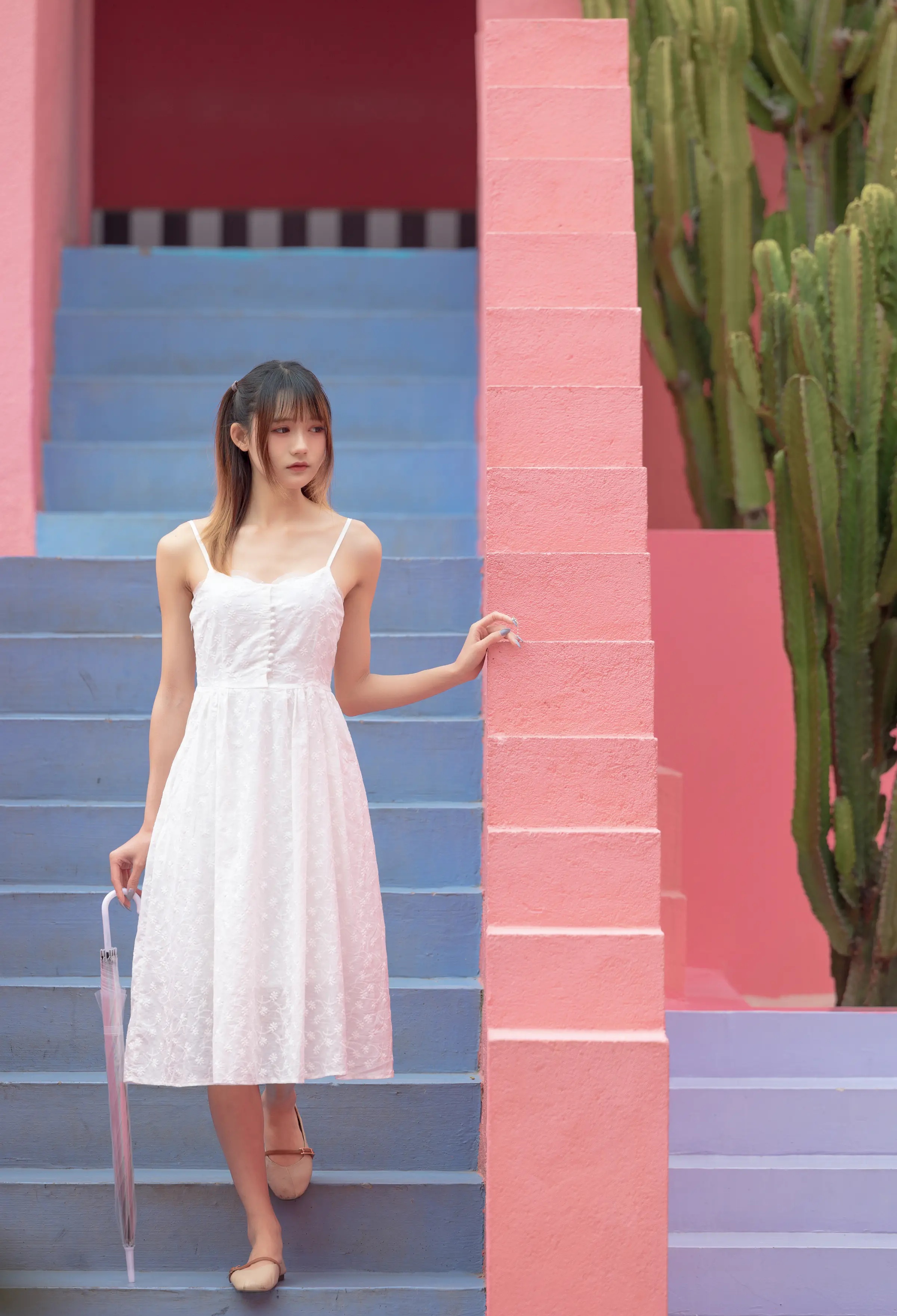 颜值博主_兔子Zzz不吃胡萝卜_No.073 &ndash; 彩色迷宫 主题写真 [31P]Xiuren秀人写真高清美女套图写真下载-看套图看套图