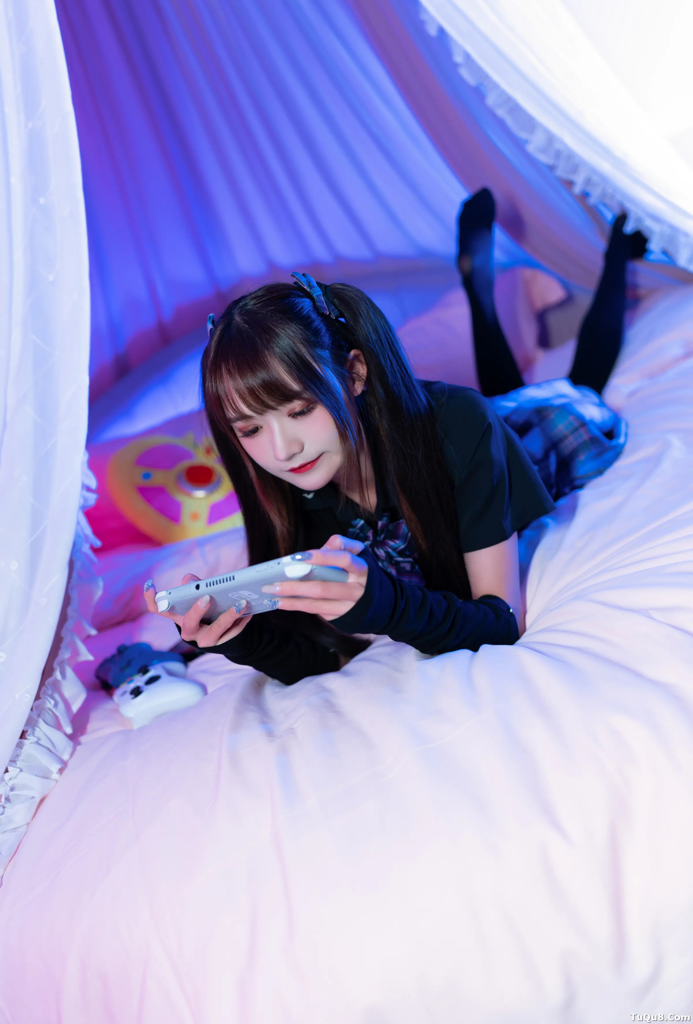 颜值博主_兔子Zzz不吃胡萝卜_No.041 &ndash; 电竞少女 主题写真 [21P]Xiuren秀人写真高清美女套图写真下载-看套图看套图