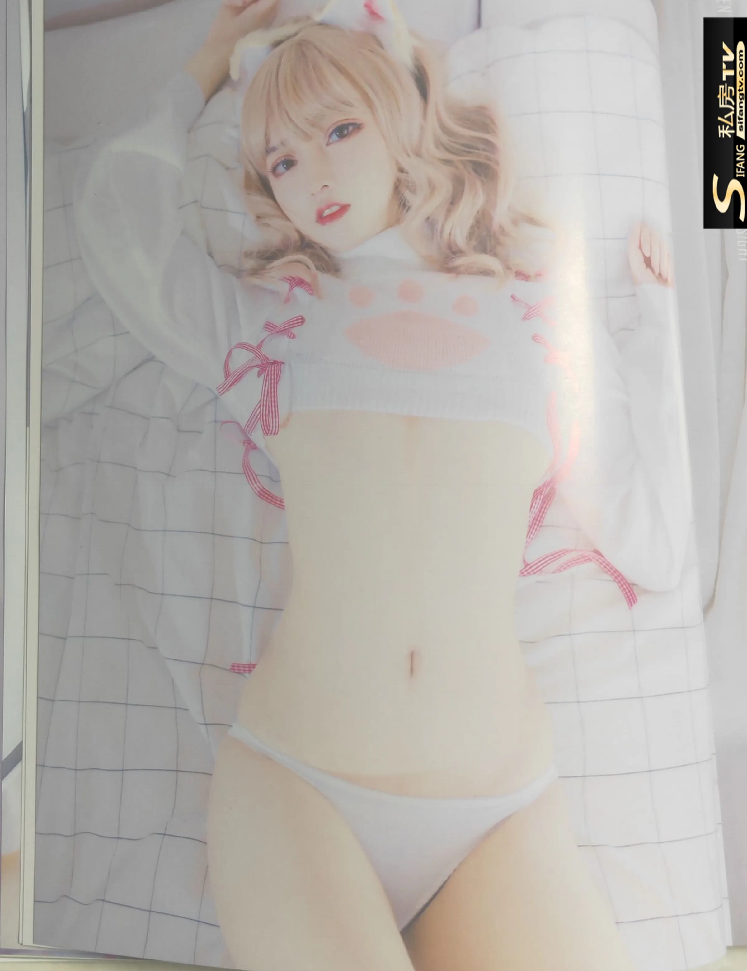 Coser美女_过期米线线喵_No.133 写真本五套扫描图 [70P]Xiuren秀人写真高清美女套图写真下载-看套图看套图