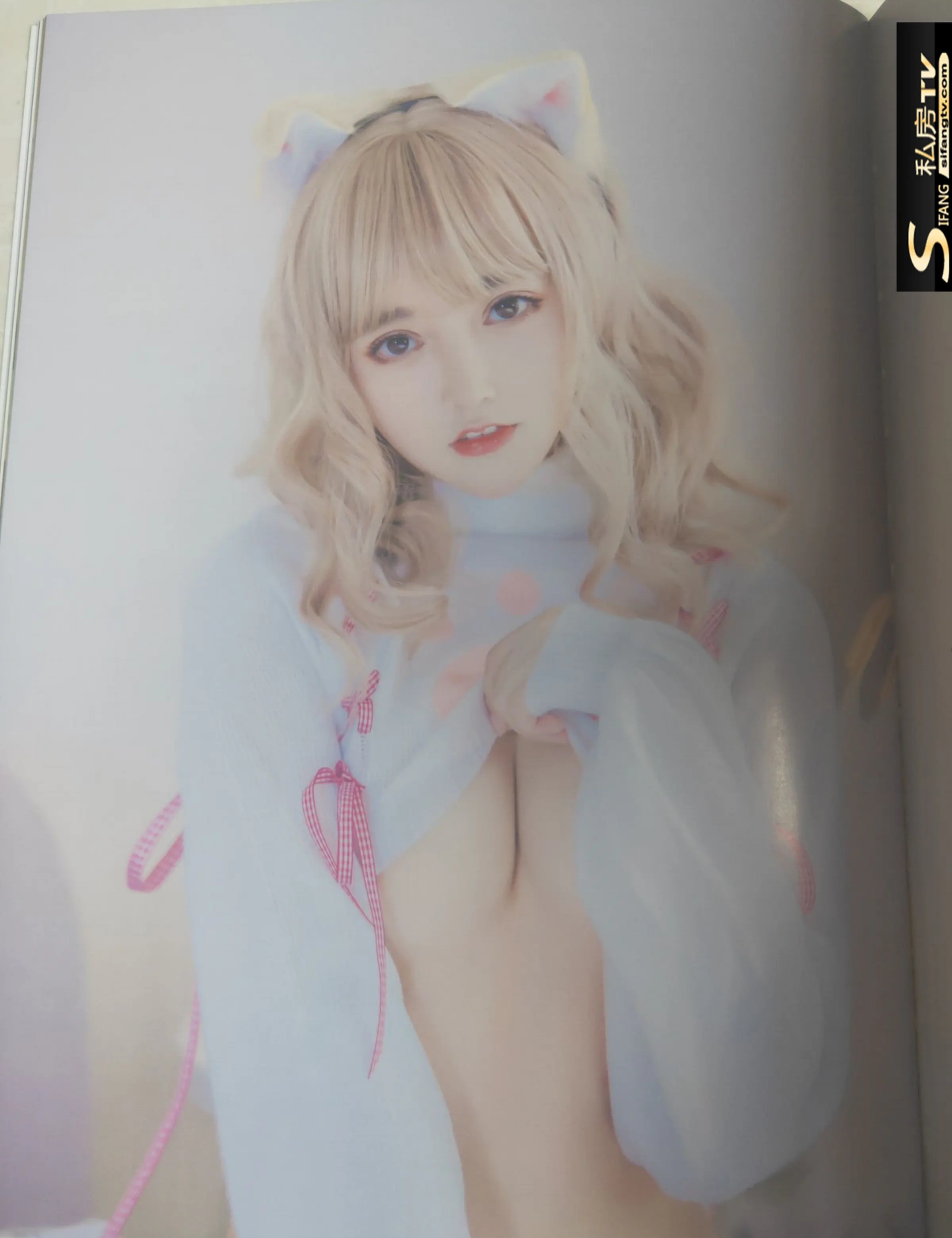 Coser美女_过期米线线喵_No.133 写真本五套扫描图 [70P]Xiuren秀人写真高清美女套图写真下载-看套图看套图