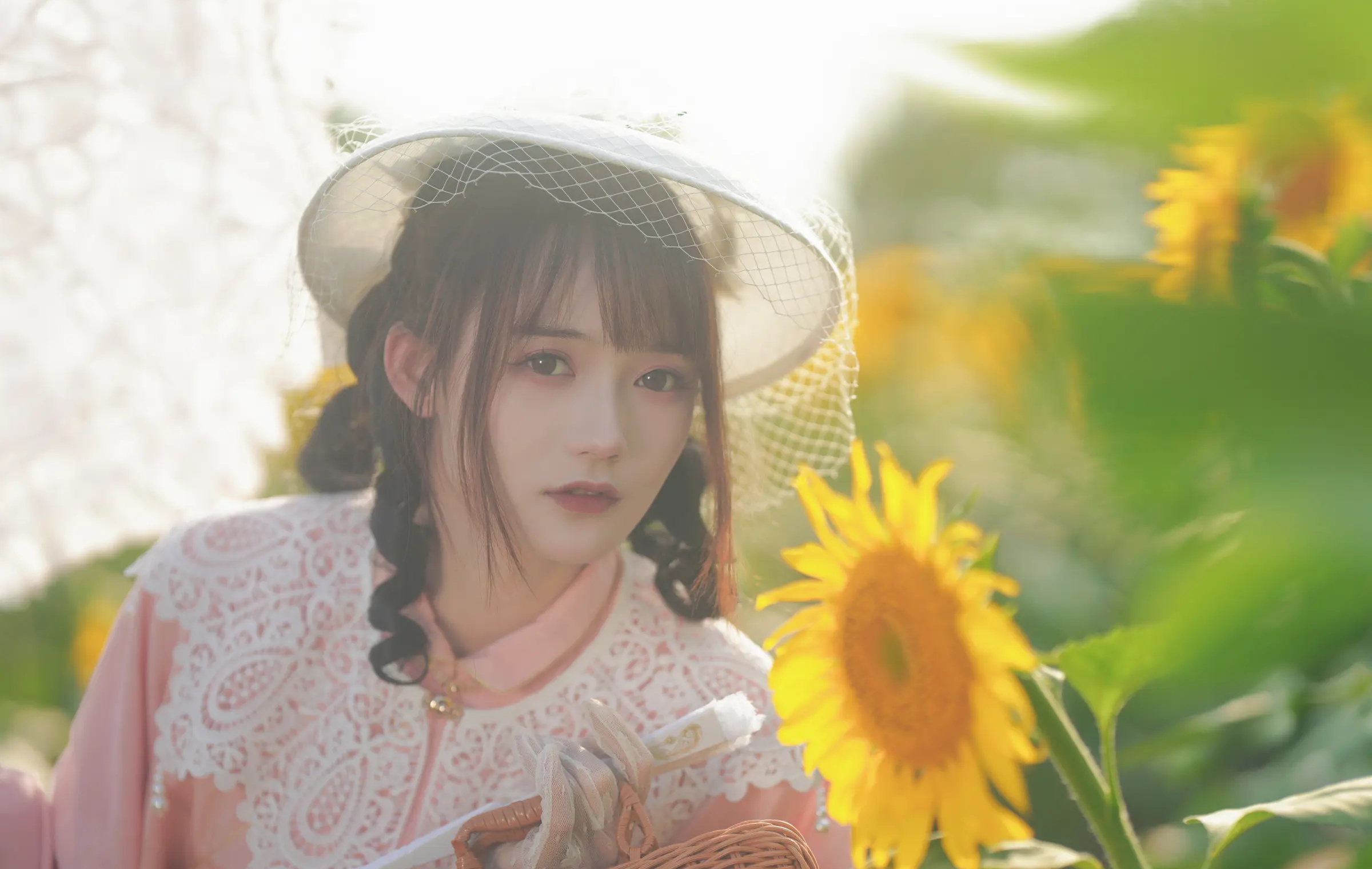 颜值博主_兔子Zzz不吃胡萝卜_No.127 &ndash; 向日葵的回忆 主题写真 [22P]-看套图