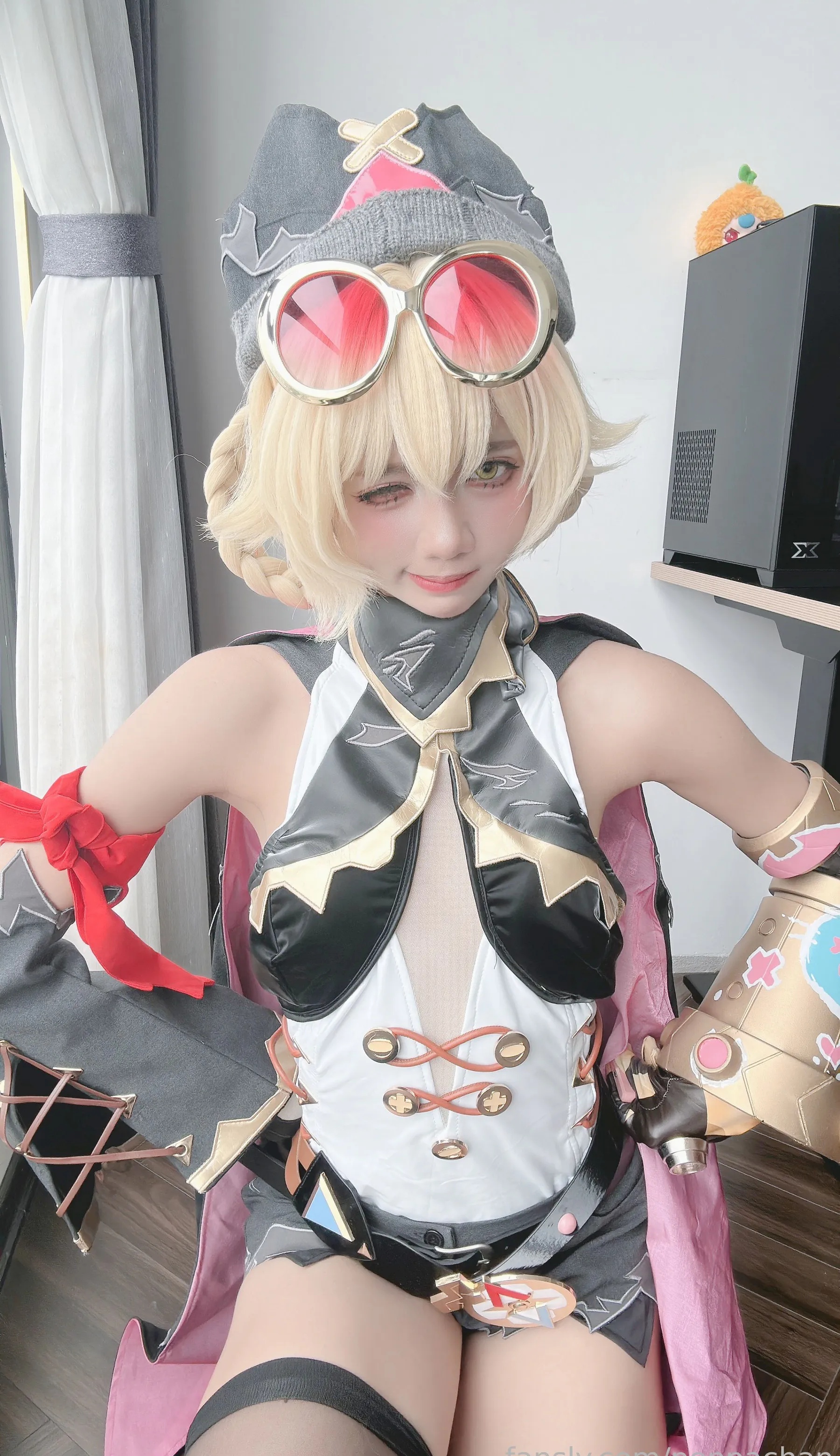 越南Coser美女_PoppaChan_No.134 Jahoda (Genshin Impact) [28P]Xiuren秀人写真高清美女套图写真下载-看套图看套图