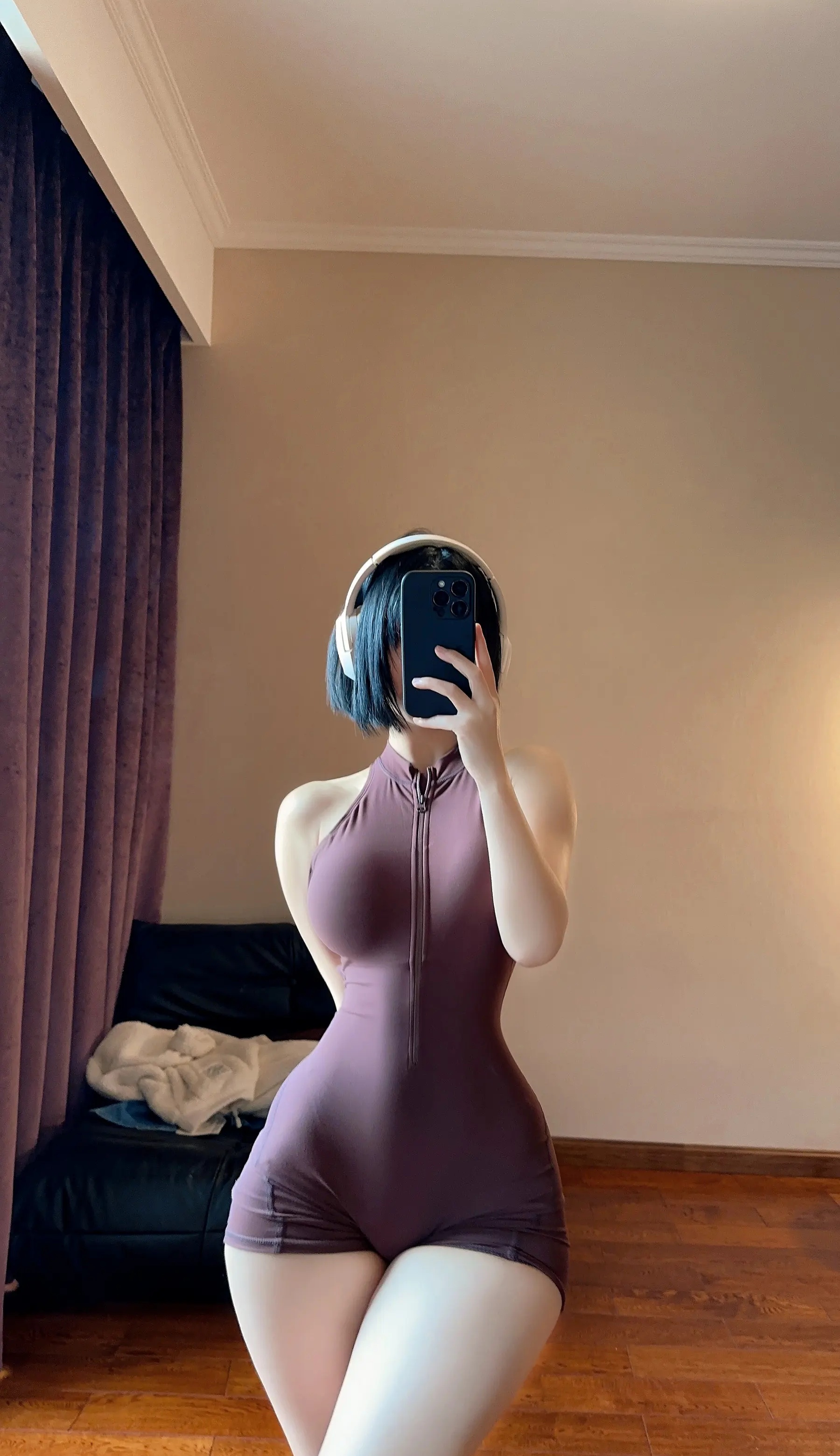 健身达人_俏妞QiaoniuTT_No.116 &ndash; 超短瑜伽 [15P]Xiuren秀人写真高清美女套图写真下载-看套图看套图