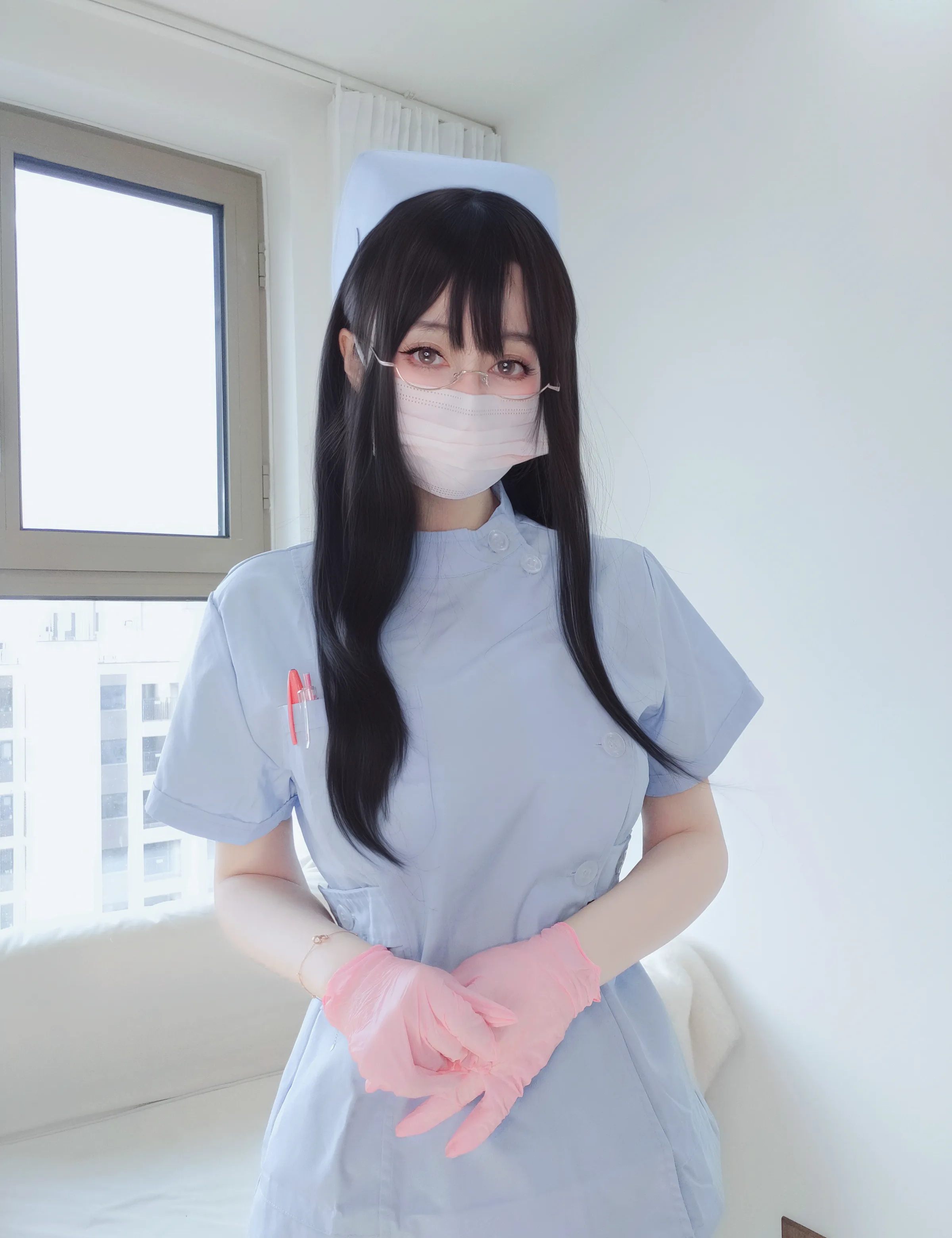 国产Coser美女_白银81_No.208 &ndash; 自摄Vol.95 蓝色护士 [162P]-看套图