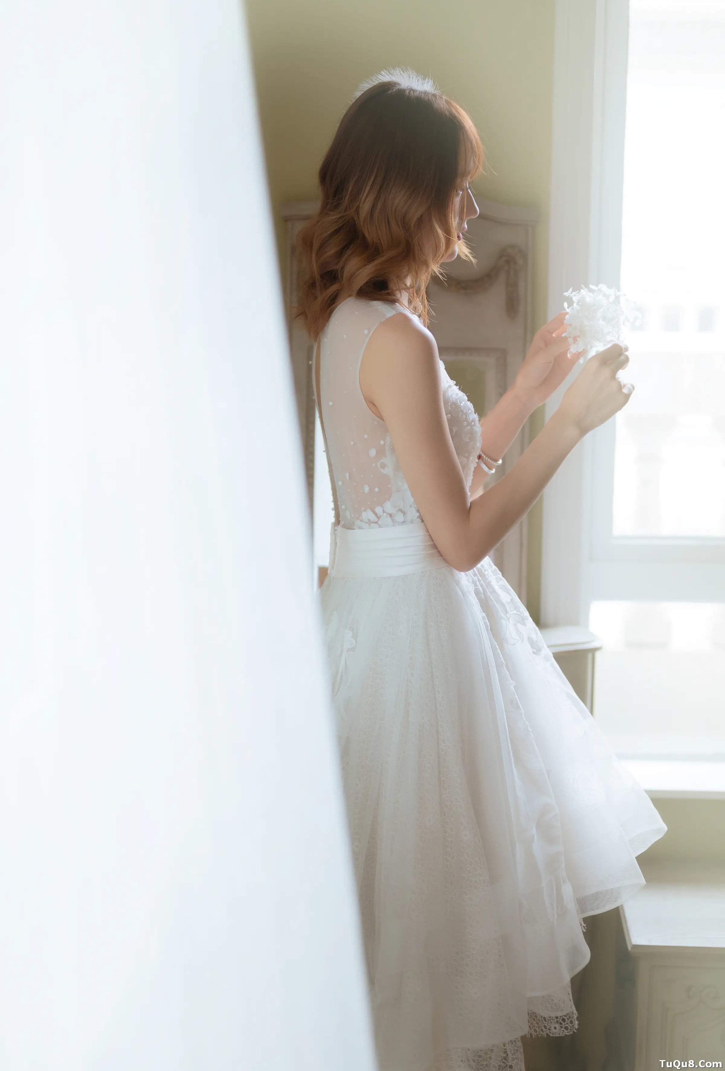 颜值博主_兔子Zzz不吃胡萝卜_No.050 &ndash; 人间四月天 主题写真 [30P]Xiuren秀人写真高清美女套图写真下载-看套图看套图