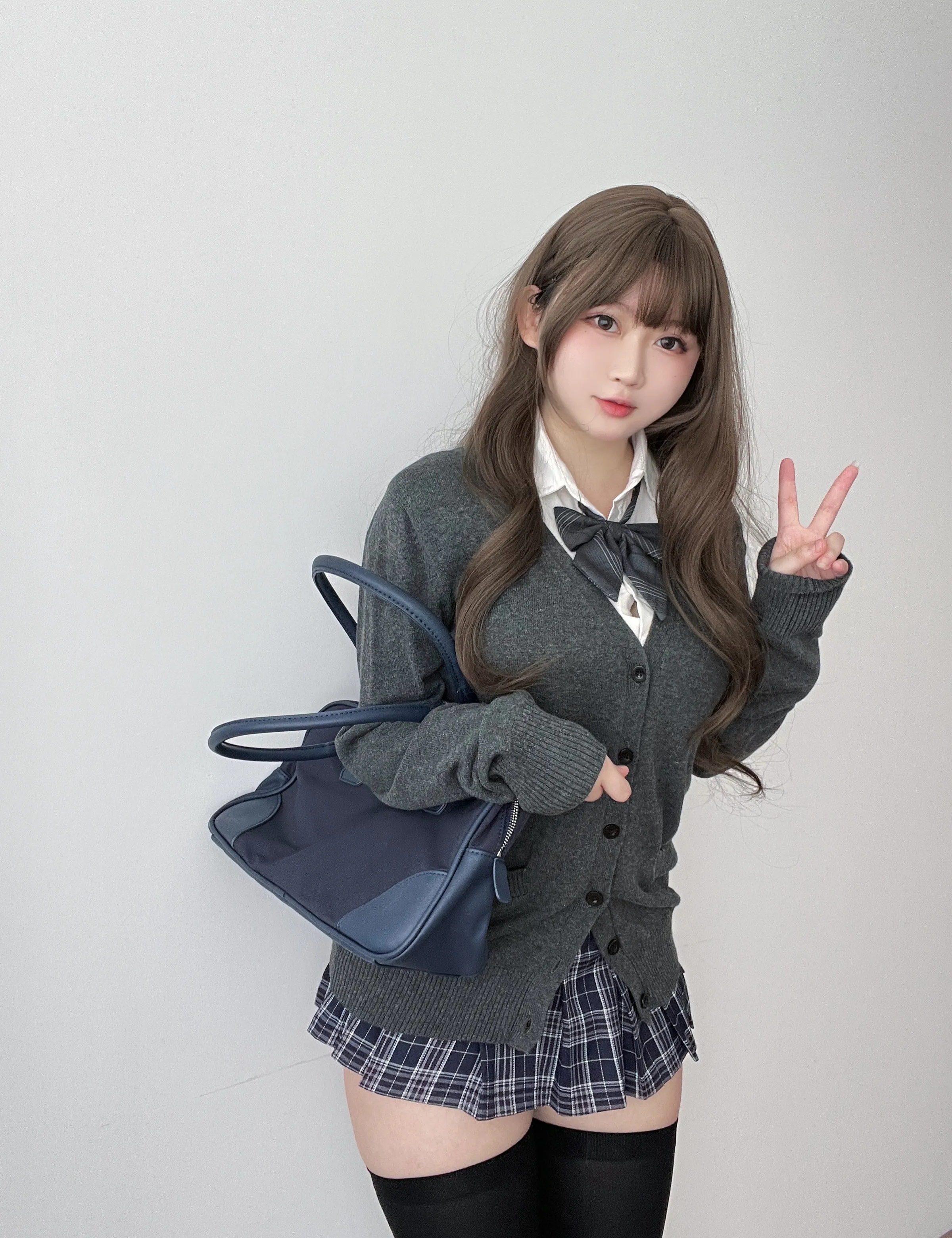 Coser美女_是依酱吖_No.074 学姐的日常 主题写真 [35P]-看套图