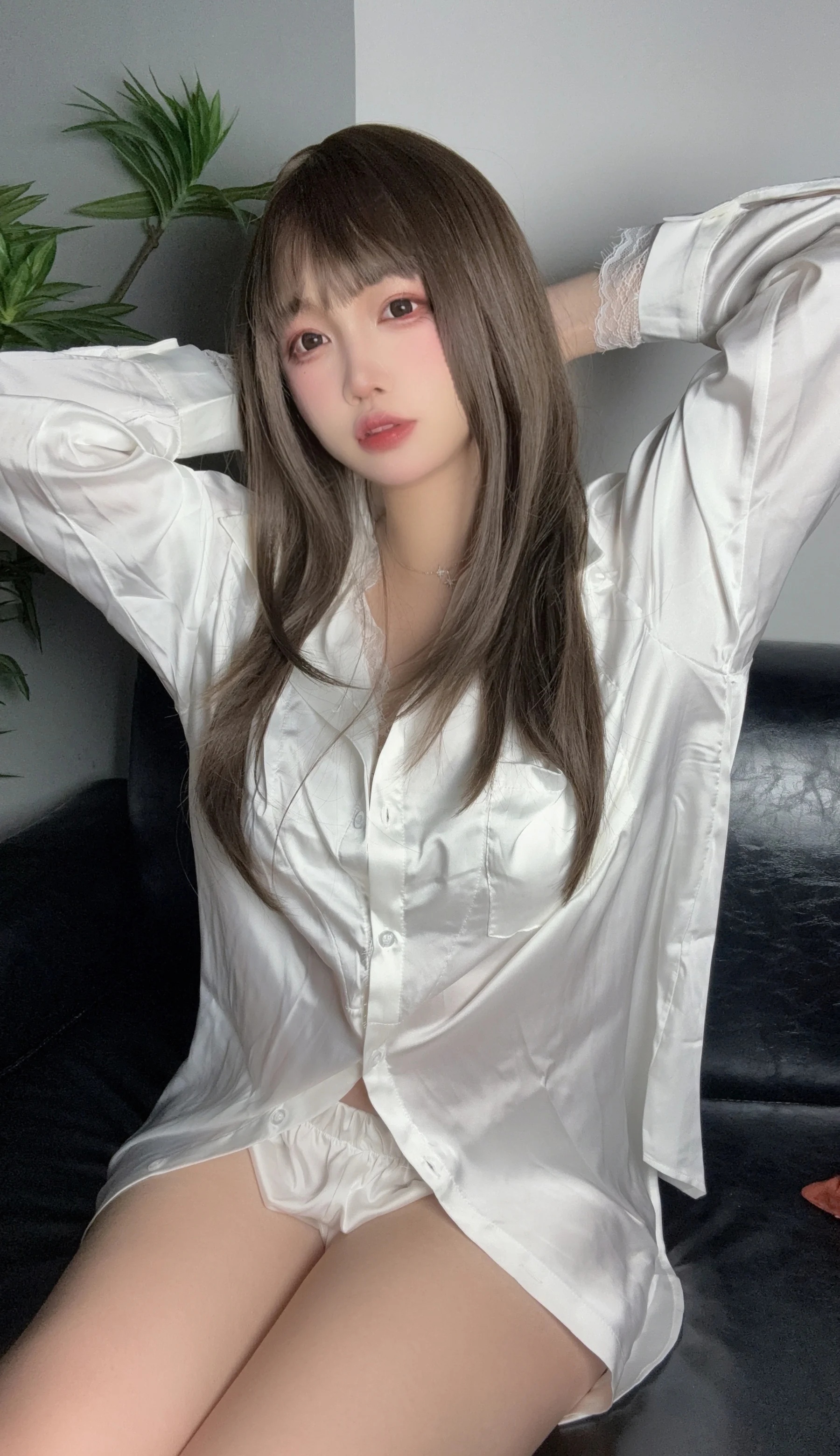 Coser美女_洛桑w伊梓_No.013 &ndash; 专属衬衫雪糕 主题写真 [37P]-看套图
