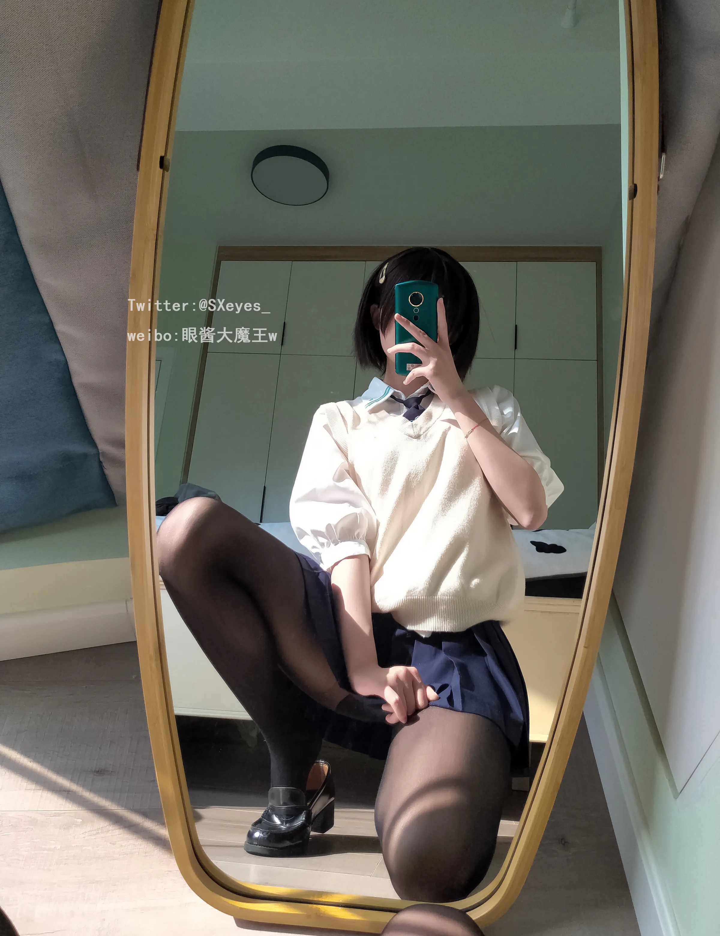 Coser美女_眼酱大魔王w_No.067 &ndash; 小学妹 主题写真 [35P]Xiuren秀人写真高清美女套图写真下载-看套图看套图