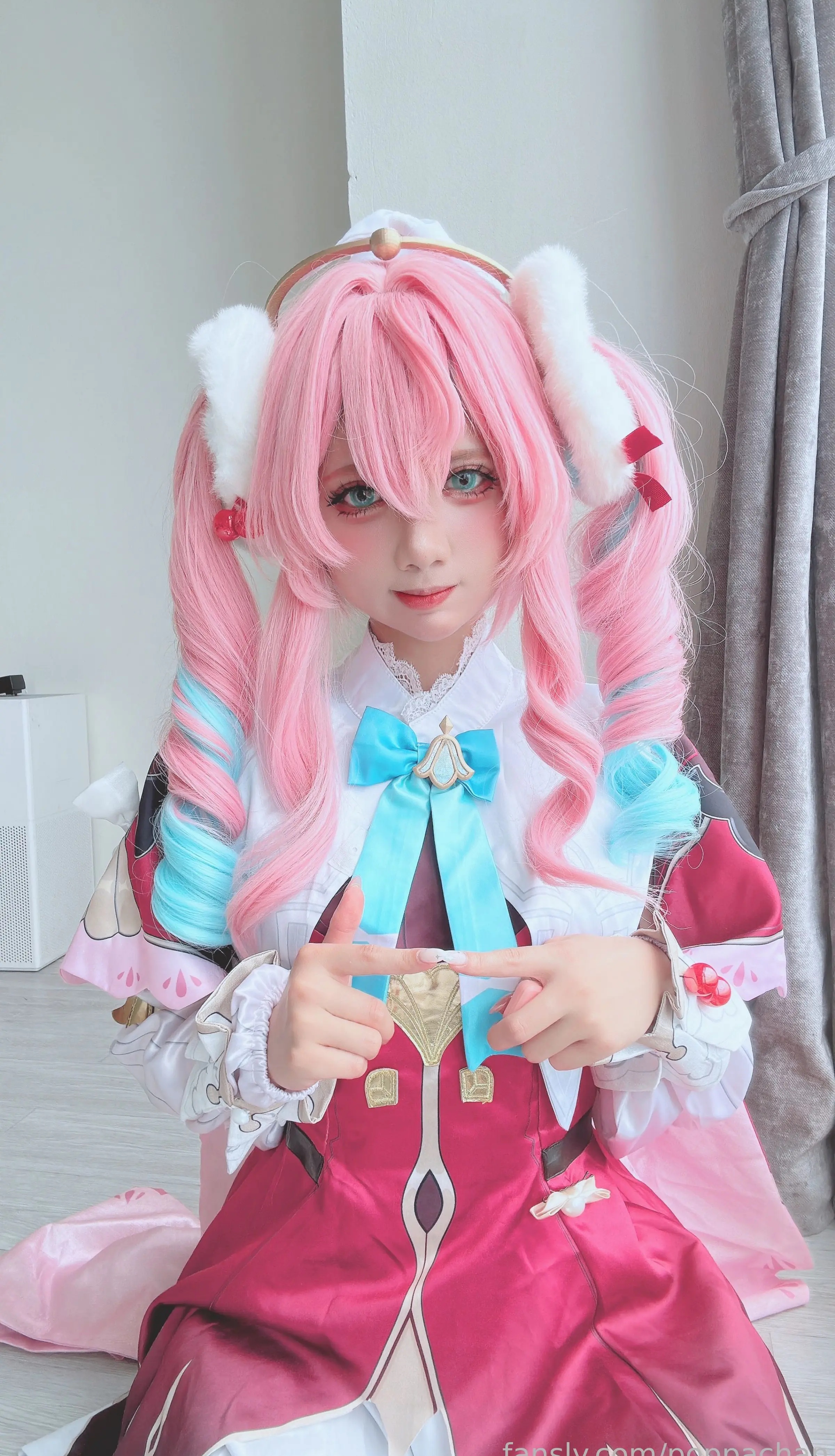越南Coser美女_PoppaChan_No.113 &ndash; Hyacine [25P]Xiuren秀人写真高清美女套图写真下载-看套图看套图