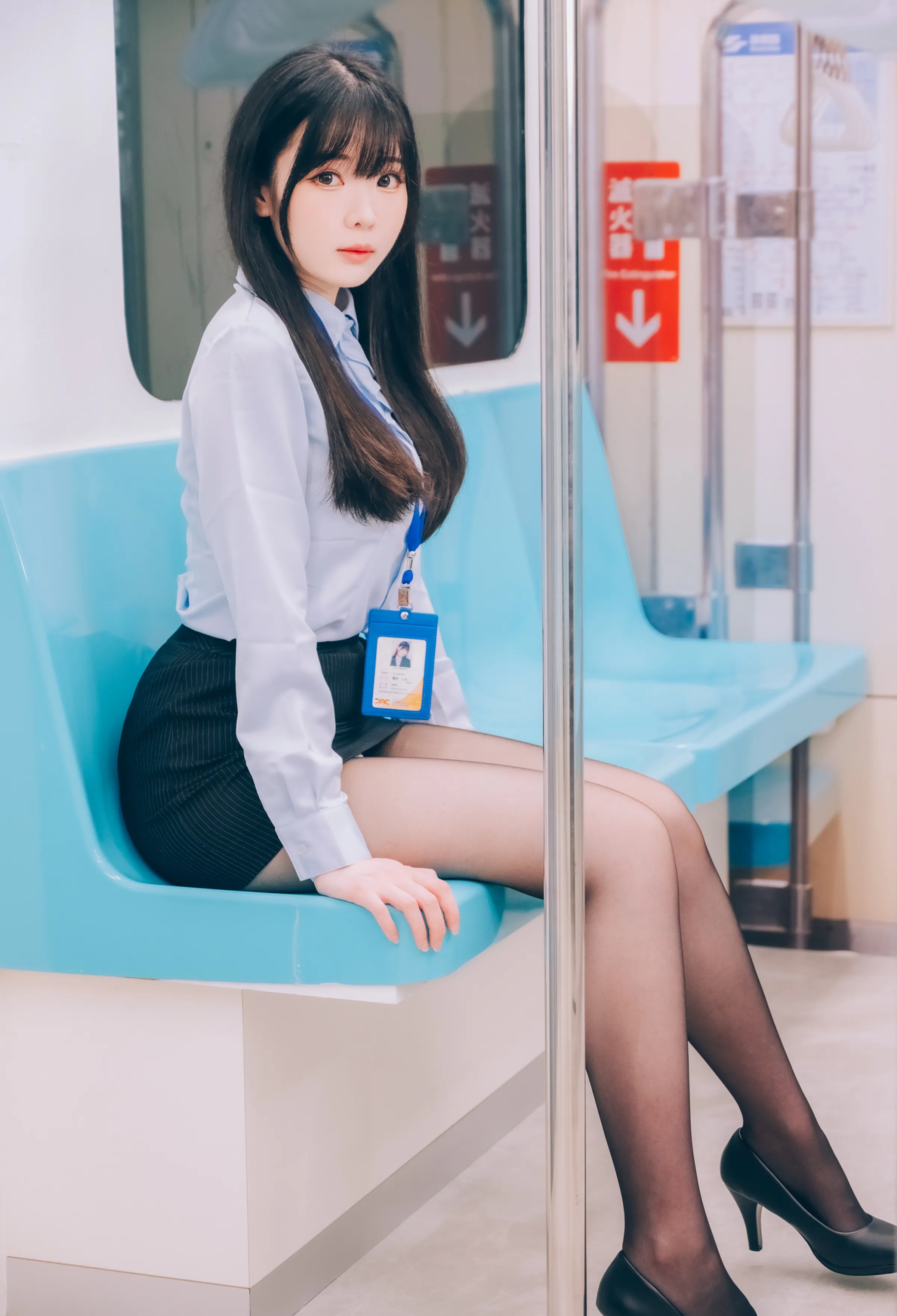 Coser美女_霜月shimo_No.090 &ndash; Tokimeki Metro 主题写真 [100P]Xiuren秀人写真高清美女套图写真下载-看套图看套图