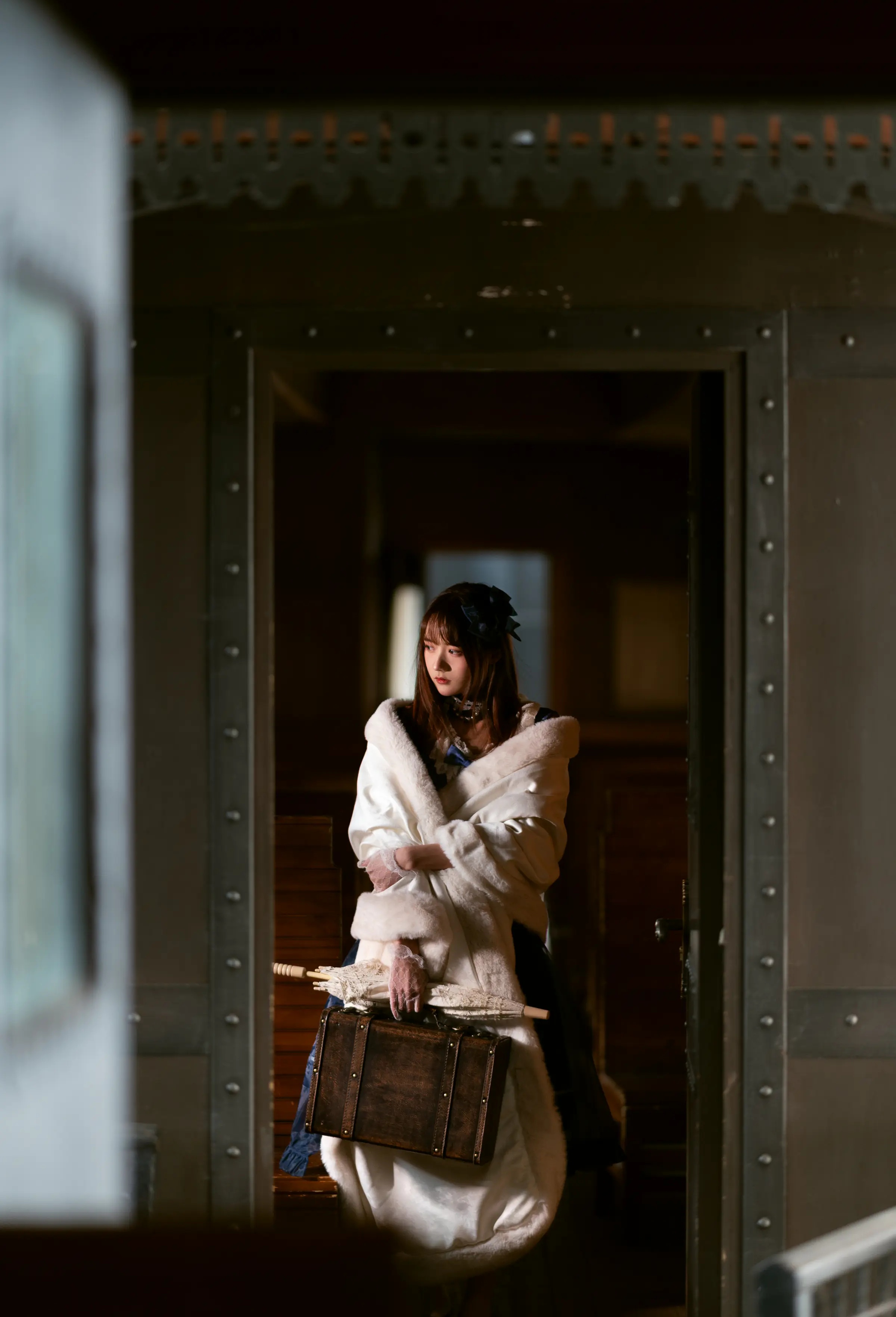 颜值博主_兔子Zzz不吃胡萝卜_No.060 &ndash; 远行 主题写真 [28P]Xiuren秀人写真高清美女套图写真下载-看套图看套图