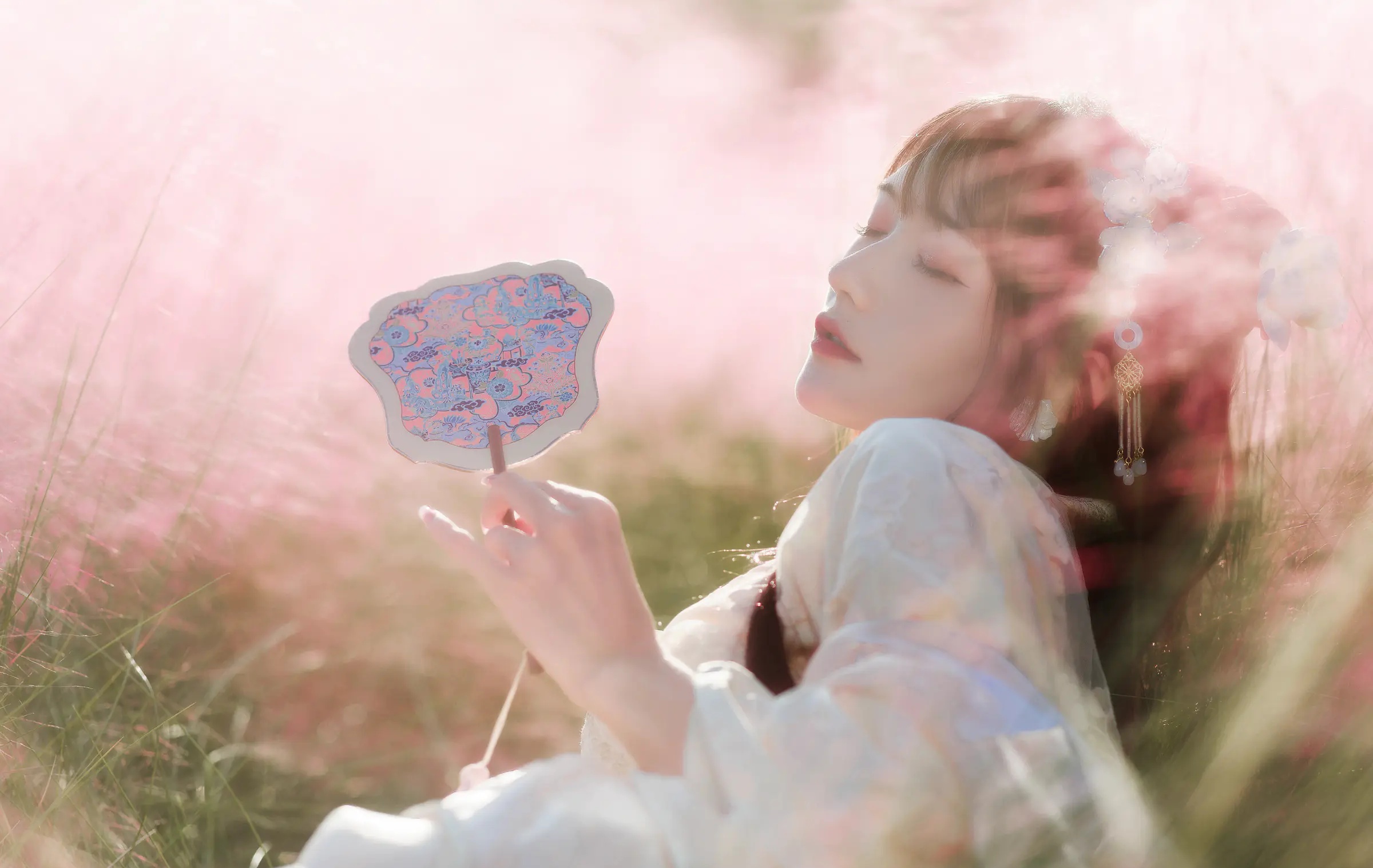 颜值博主_兔子Zzz不吃胡萝卜_No.079 &ndash; 秋风动情 主题写真 [27P]Xiuren秀人写真高清美女套图写真下载-看套图看套图