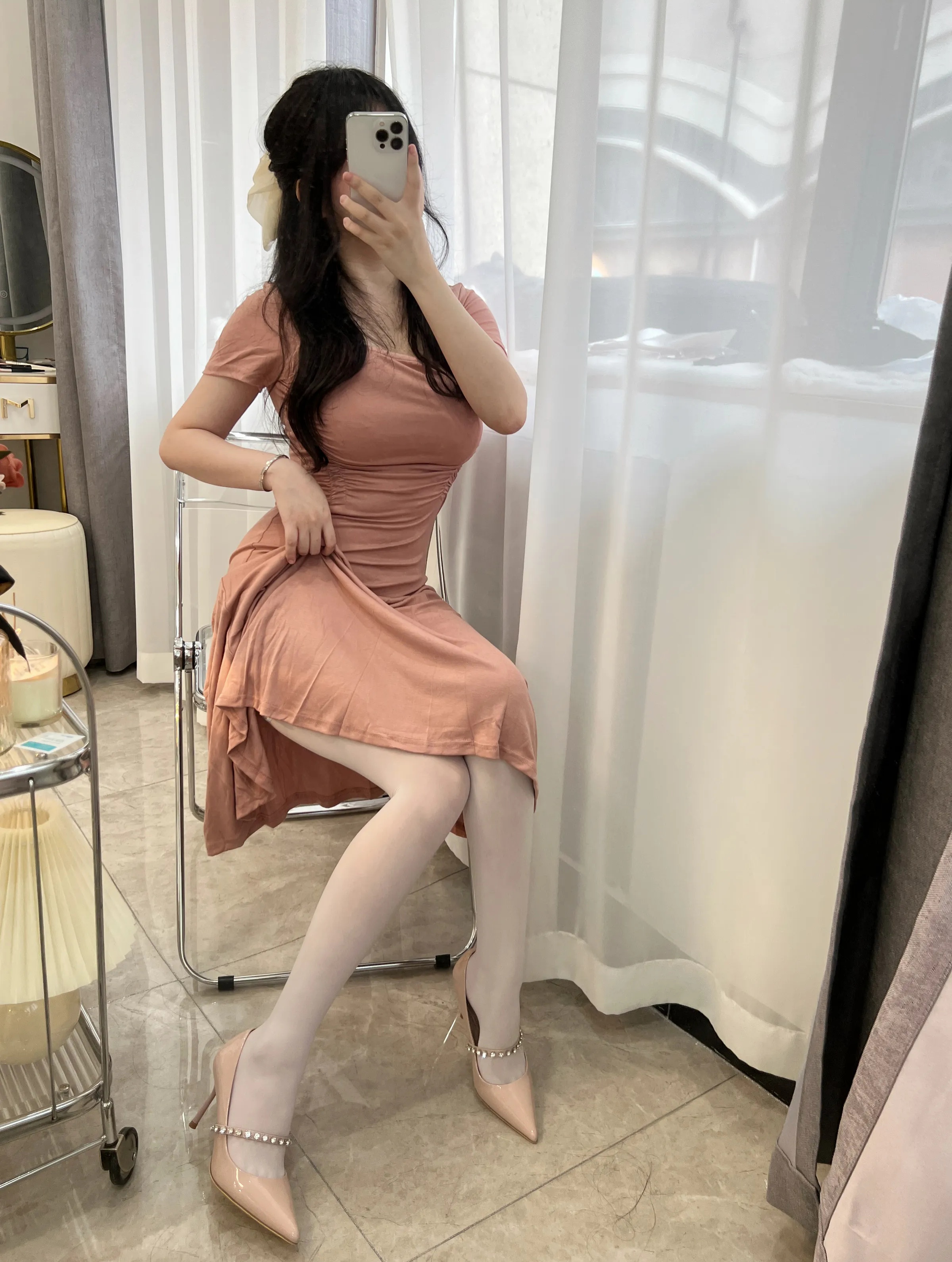 Coser美女_是依酱吖_No.059 人妻 主题写真 [31P]-看套图