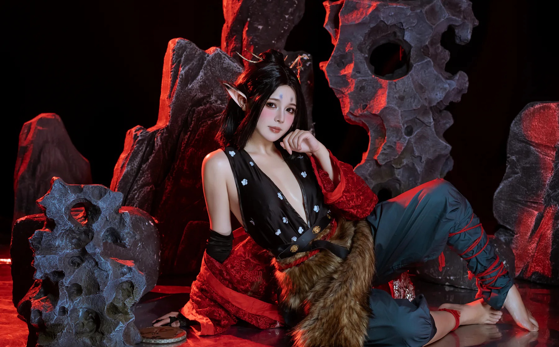 Coser美女_七月喵子_No.050 &ndash; 萍萍 主题写真 [80P]Xiuren秀人写真高清美女套图写真下载-看套图看套图