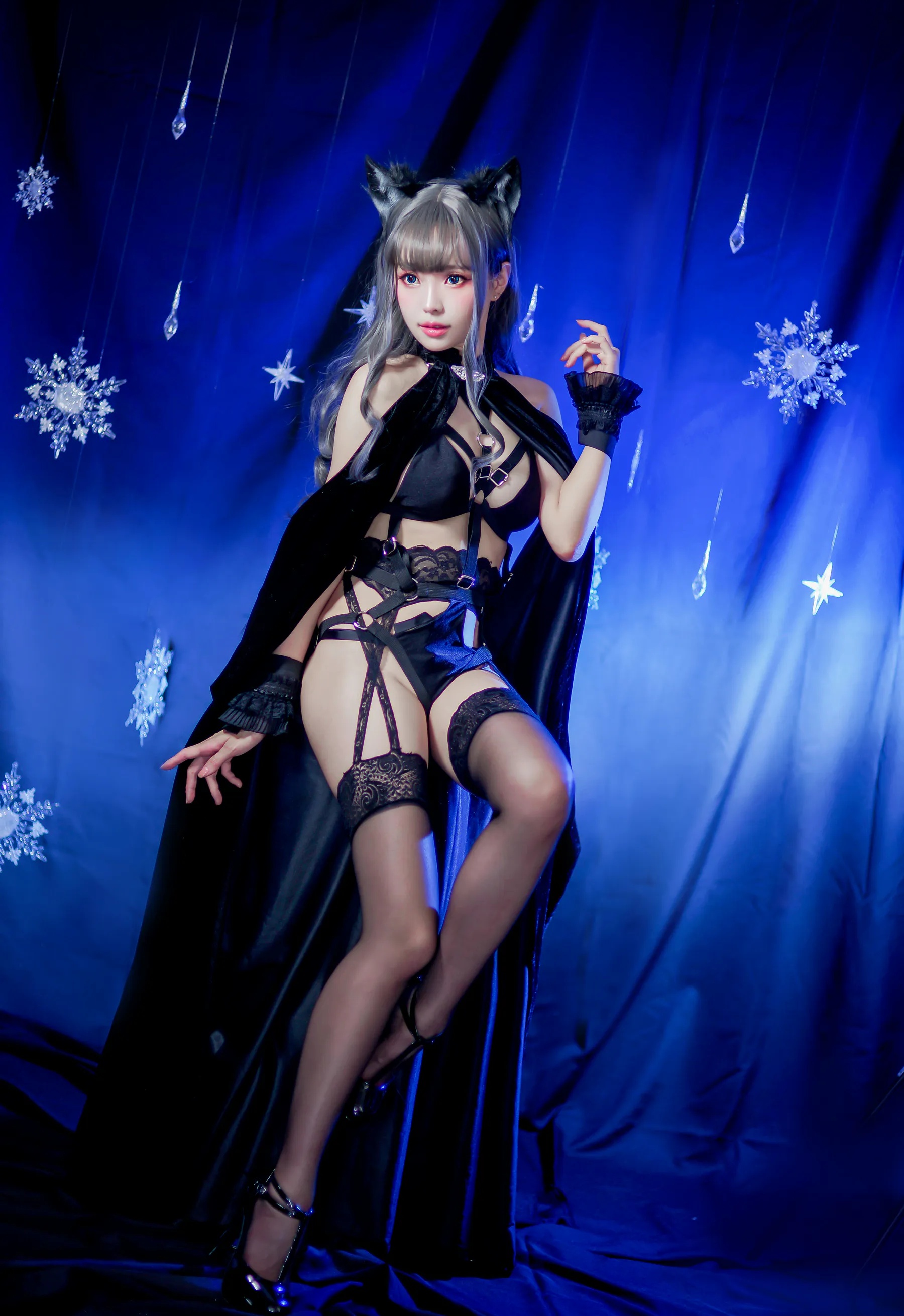 Coser妹子_ElyEE子_No.051 灰太狼-黑丝带 主题写真 [24P]Xiuren秀人写真高清美女套图写真下载-看套图看套图
