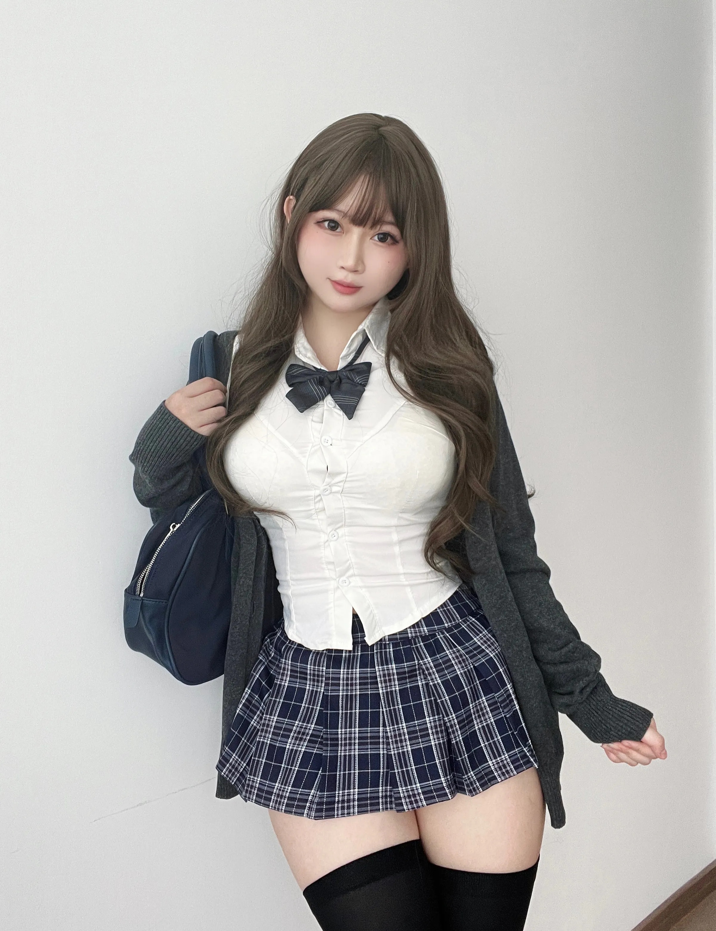 Coser美女_是依酱吖_No.074 学姐的日常 主题写真 [35P]-看套图