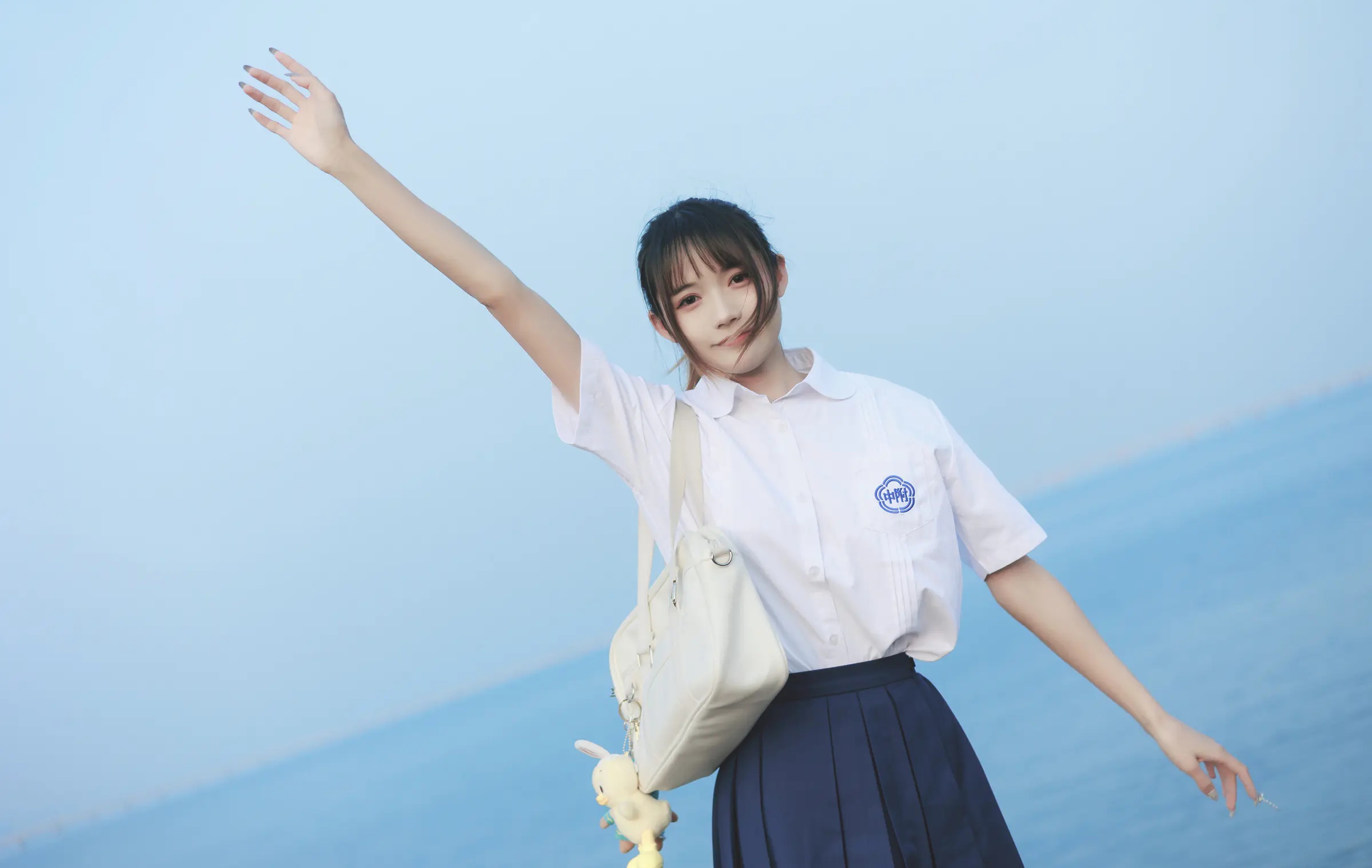 颜值博主_兔子Zzz不吃胡萝卜_No.075 &ndash; 海风的声 主题写真 [38P]Xiuren秀人写真高清美女套图写真下载-看套图看套图