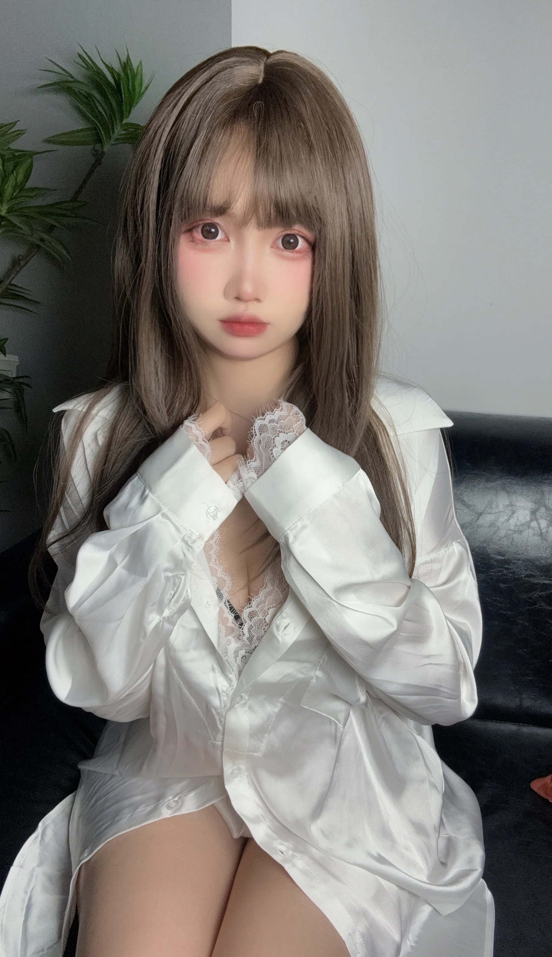 Coser美女_洛桑w伊梓_No.013 &ndash; 专属衬衫雪糕 主题写真 [37P]-看套图