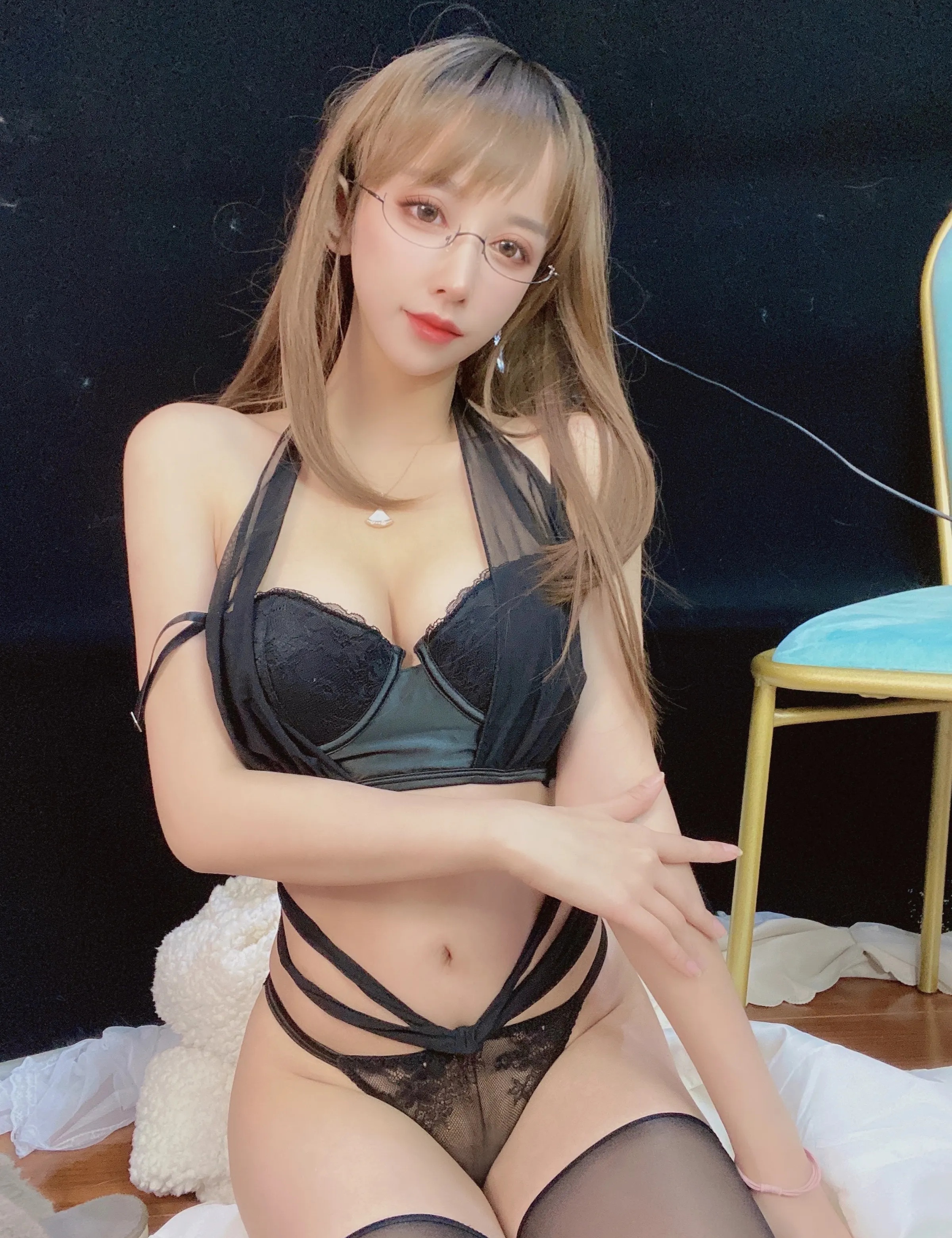 Coser美女_过期米线线喵_No.112 朱砂痣 主题写真 [30P]Xiuren秀人写真高清美女套图写真下载-看套图看套图