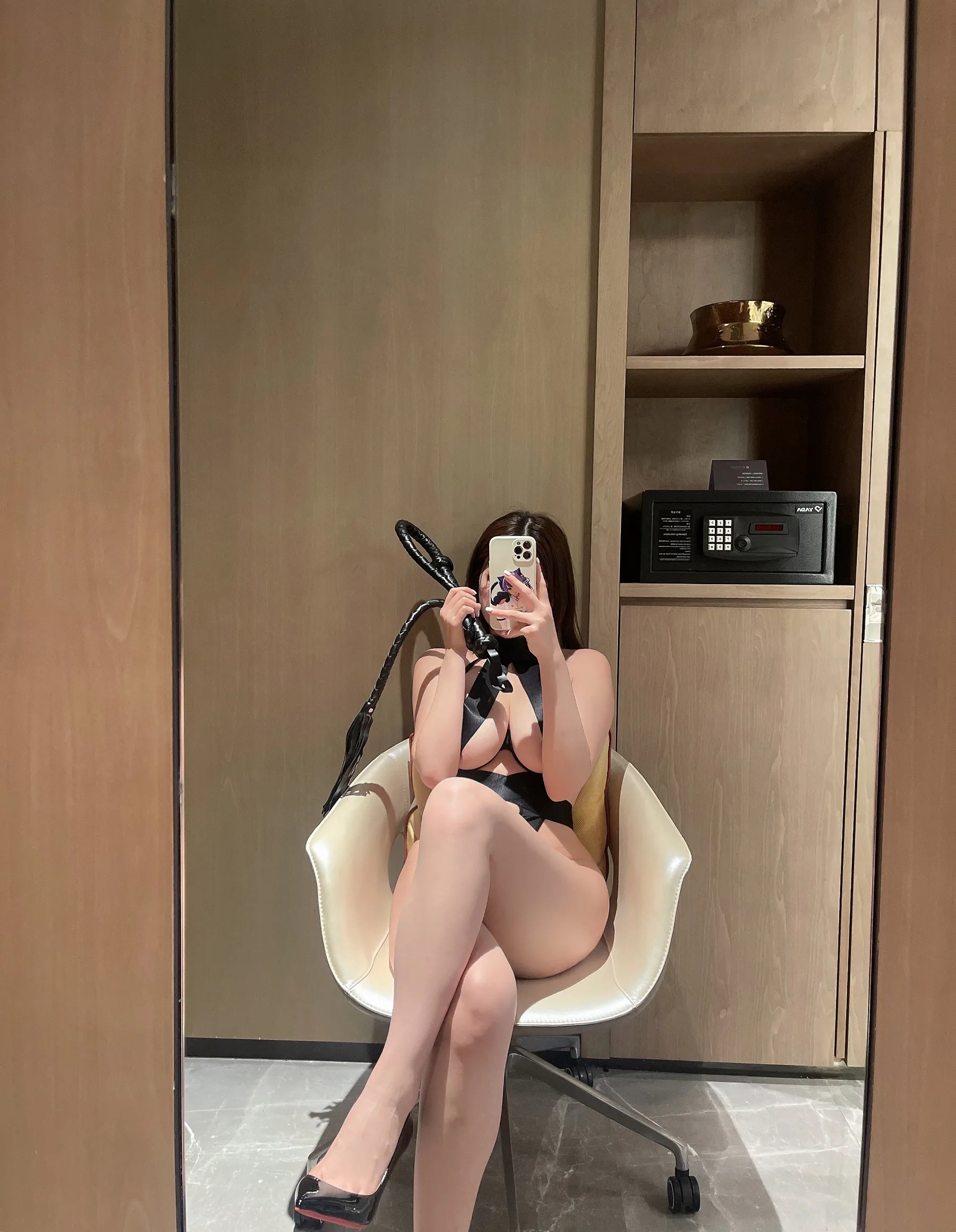 知名博主_奶宝妹纸_No.021 &ndash; 让你着迷 主题写真 [23P]Xiuren秀人写真高清美女套图写真下载-看套图看套图