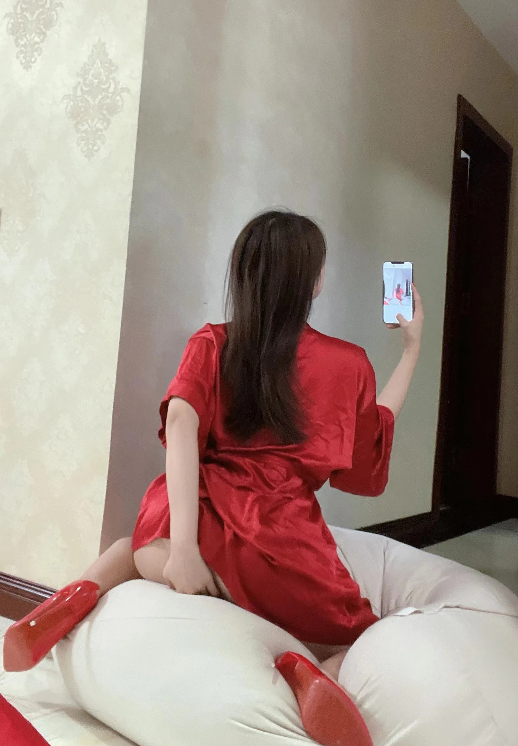 知名博主_奶宝妹纸_No.024 &ndash; 用行动来证明吧 主题写真 [15P]Xiuren秀人写真高清美女套图写真下载-看套图看套图
