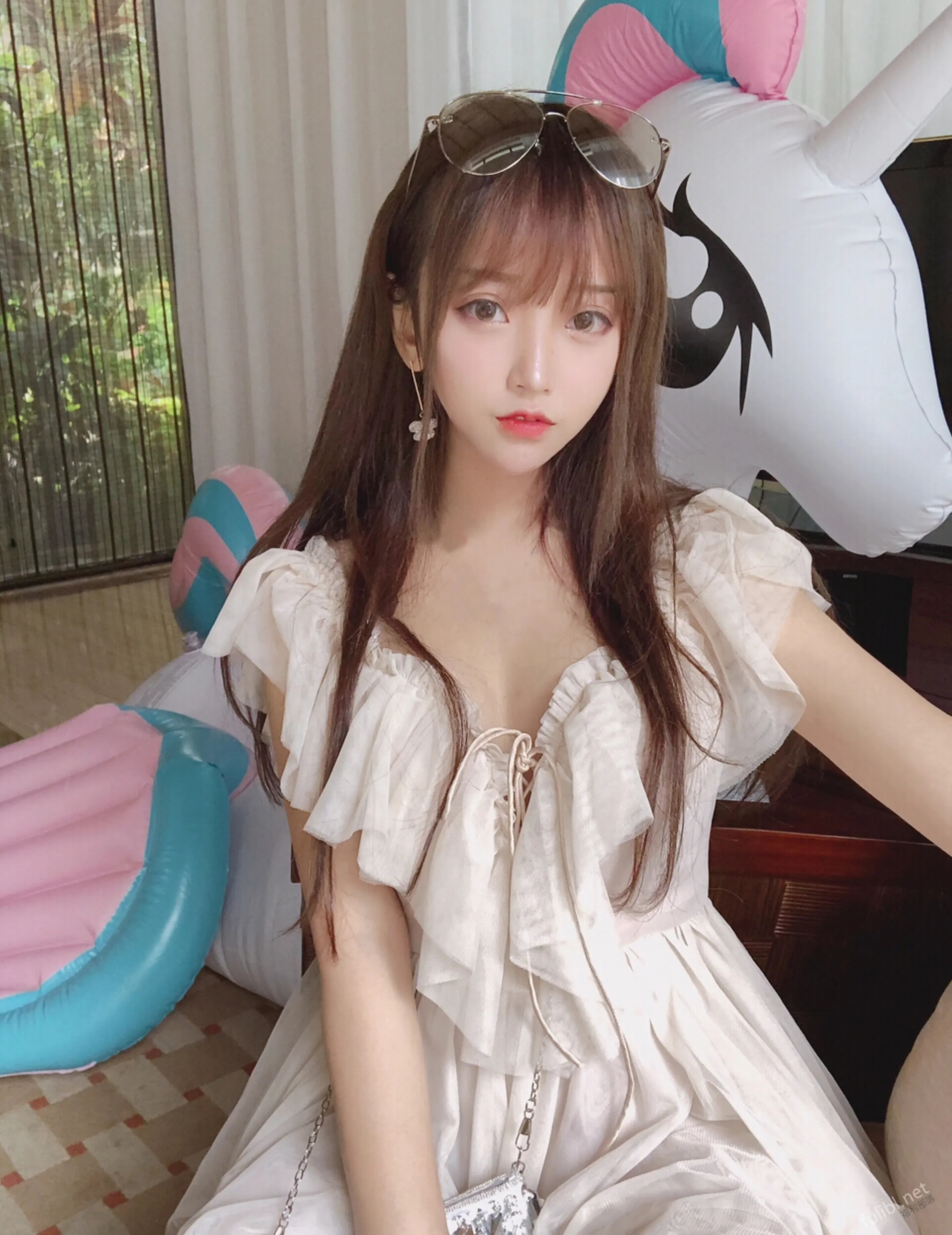 Coser美女_过期米线线喵_No.126 米线线SAMA 主题写真 [255P]Xiuren秀人写真高清美女套图写真下载-看套图看套图