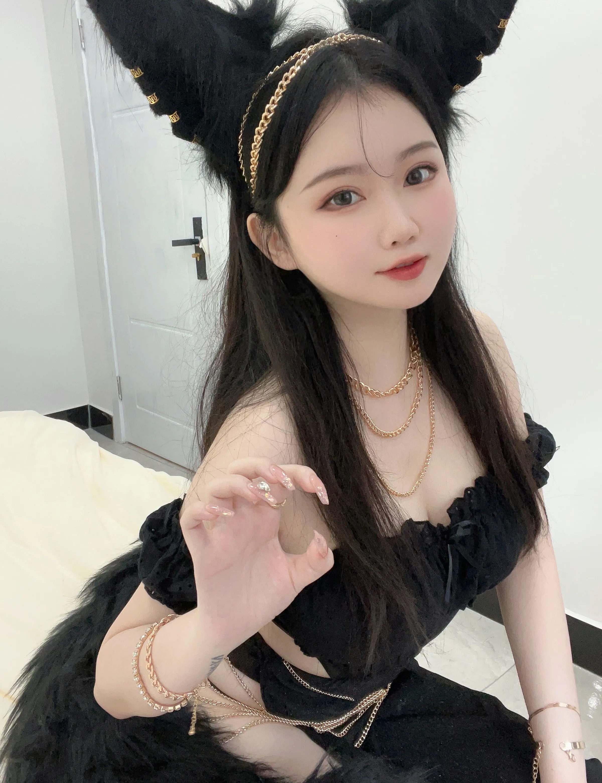 Coser美女_是依酱吖_No.065 黑狼 主题写真 [34P]-看套图