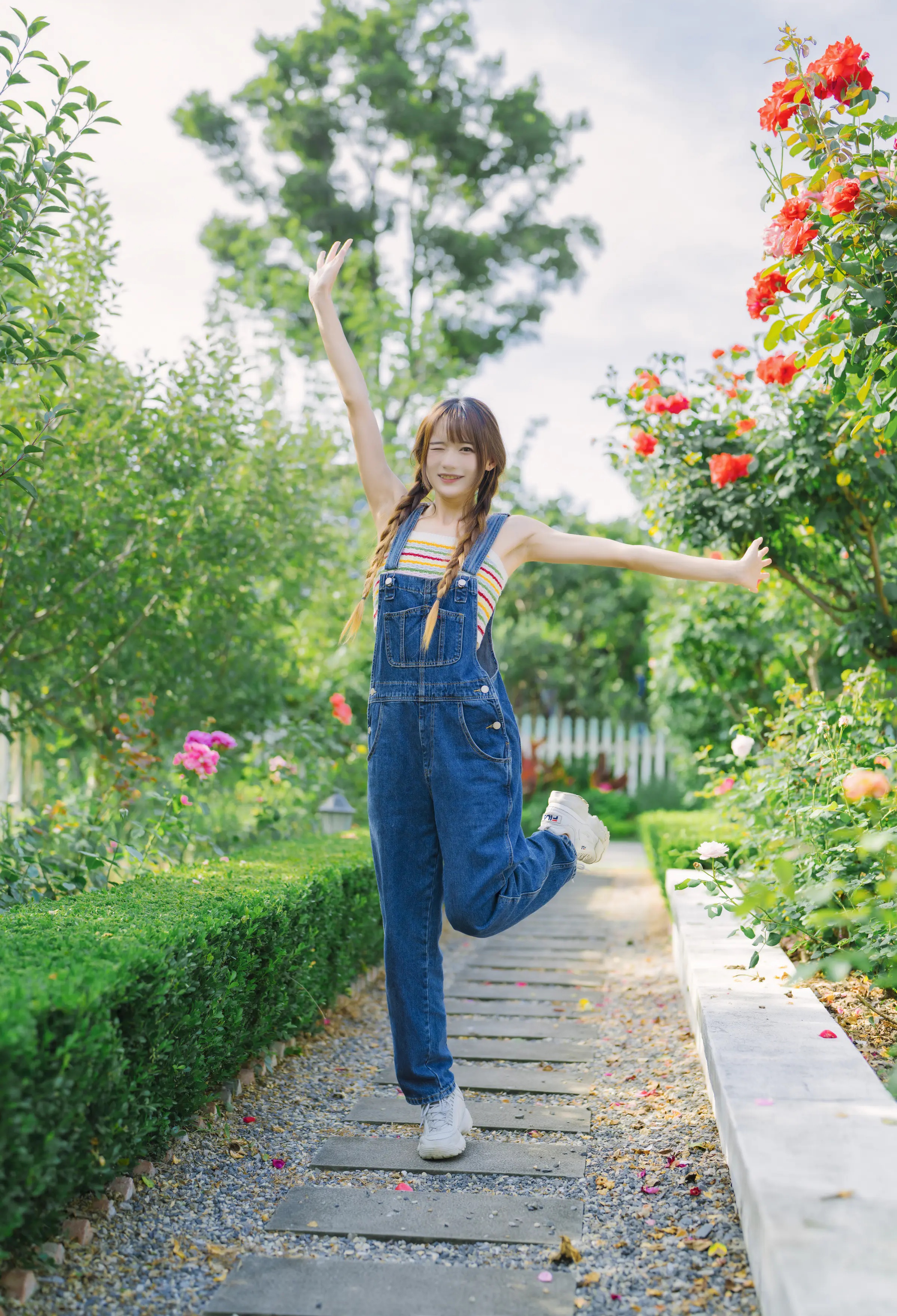 颜值博主_兔子Zzz不吃胡萝卜_No.093 &ndash; 夏日活力 主题写真 [30P]-看套图