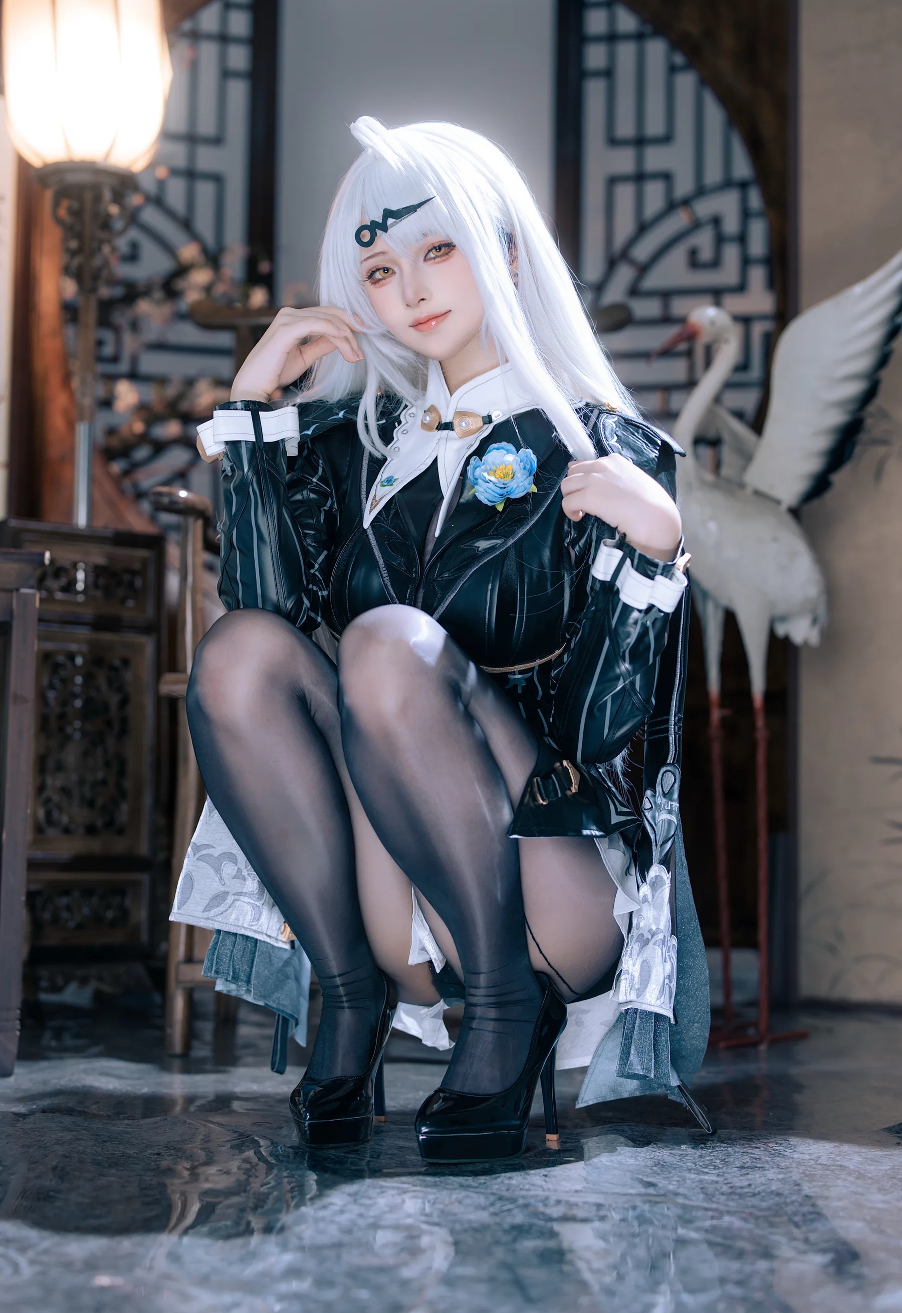 动漫博主_屿鱼Yukako_No.062 &ndash; 仪玄 墨形影踪 主题写真 [50P]Xiuren秀人写真高清美女套图写真下载-看套图看套图