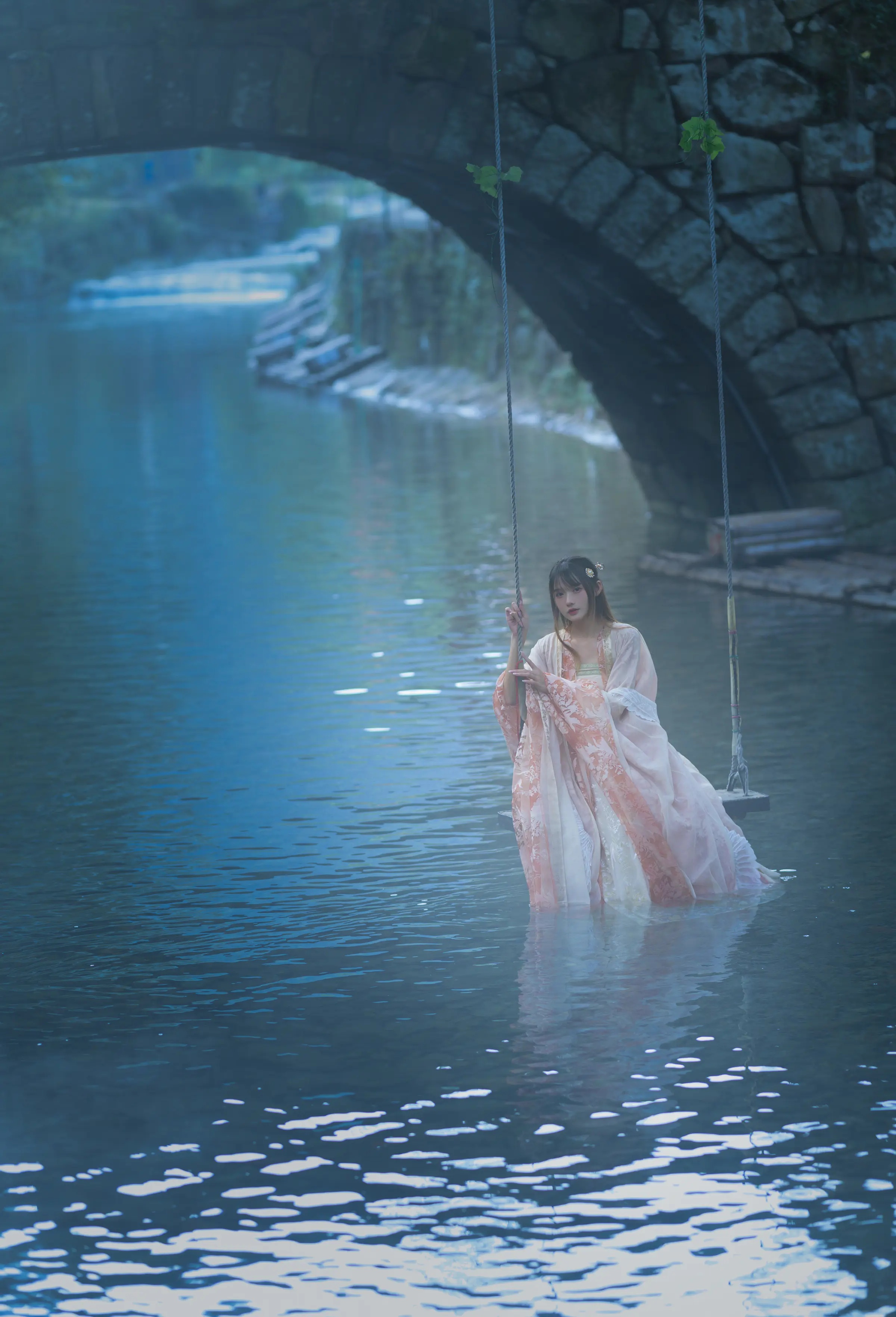 颜值博主_兔子Zzz不吃胡萝卜_No.089 &ndash; 烟雨江南 主题写真 [28P]-看套图