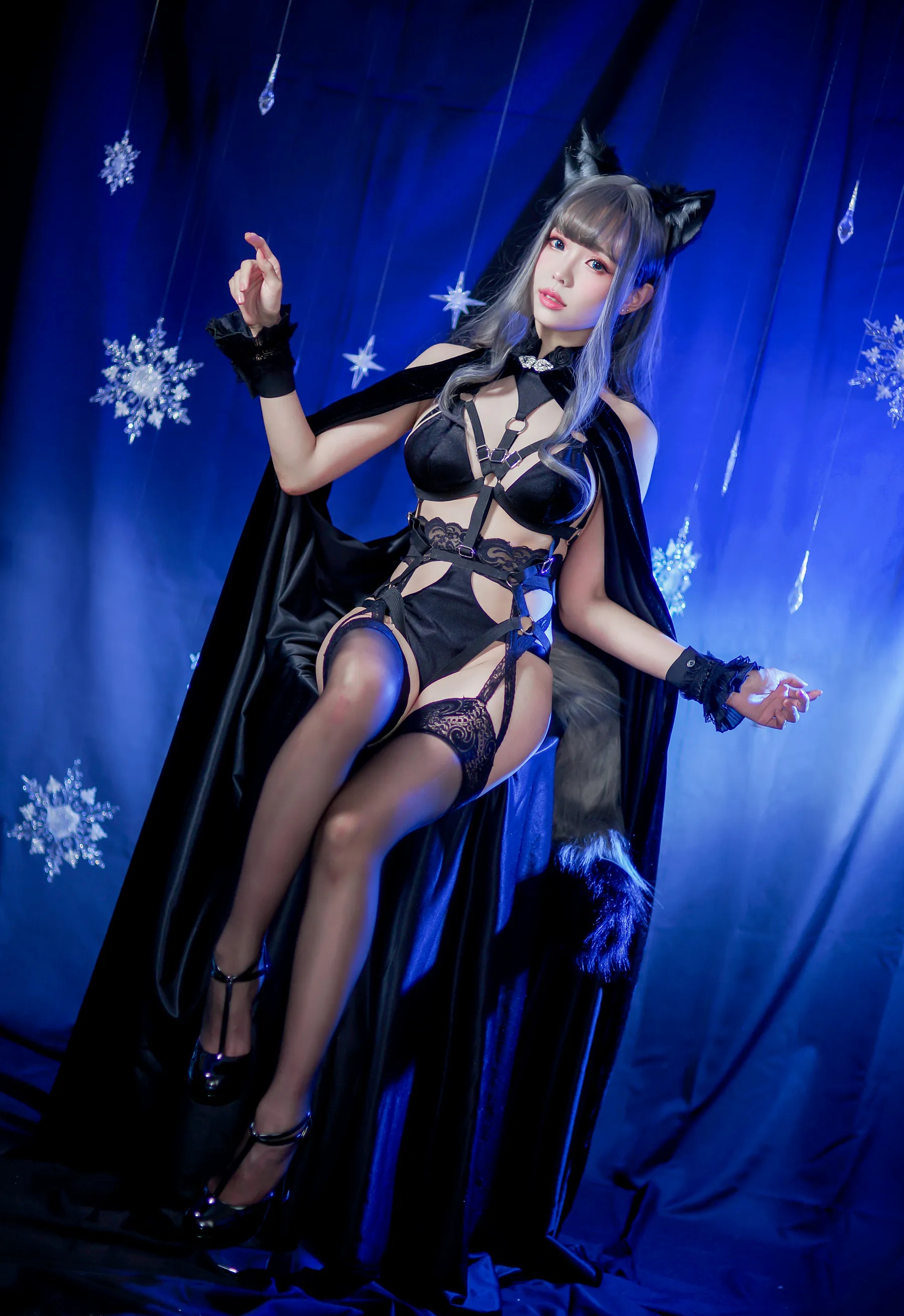 Coser妹子_ElyEE子_No.051 灰太狼-黑丝带 主题写真 [24P]Xiuren秀人写真高清美女套图写真下载-看套图看套图