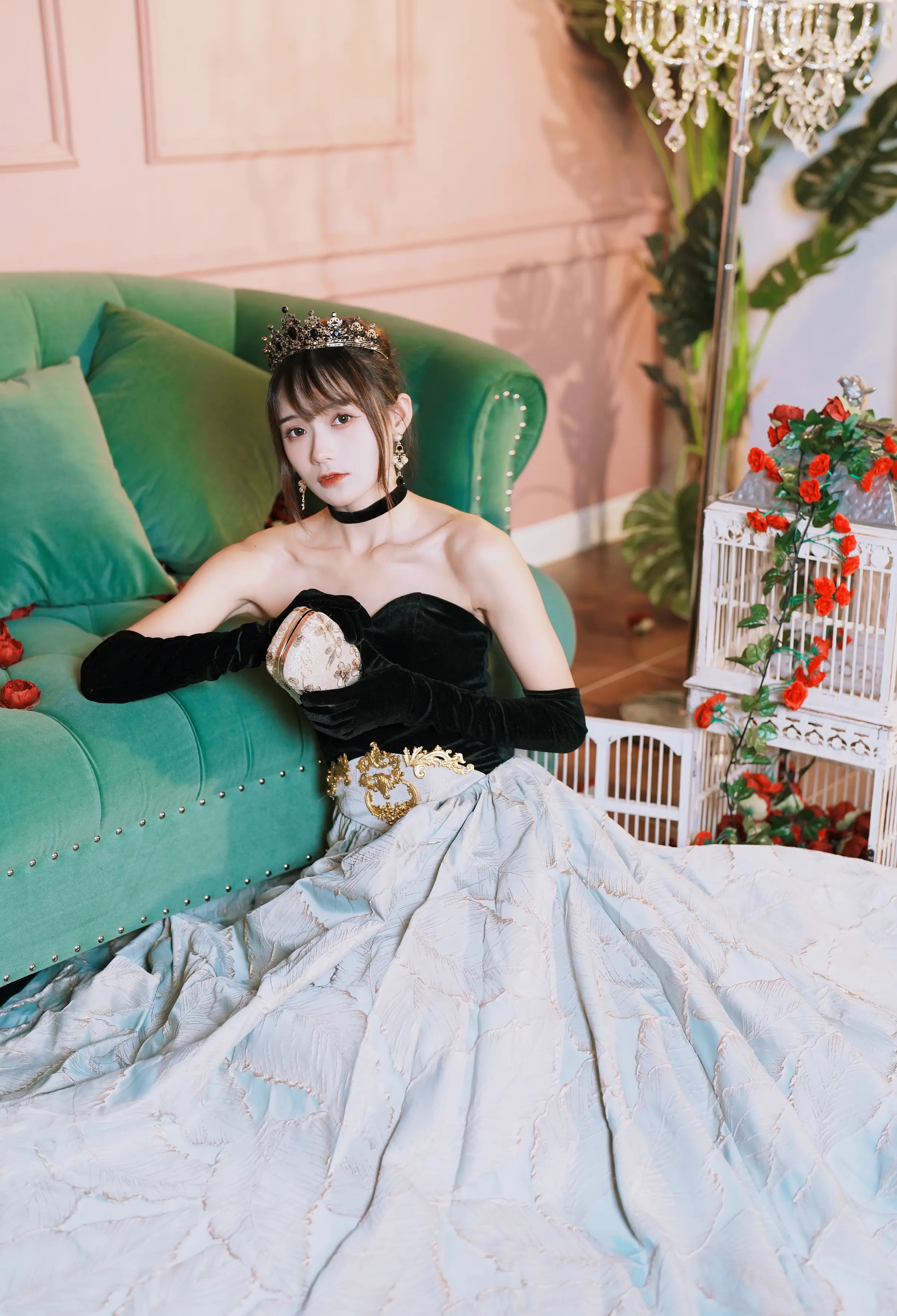 颜值博主_兔子Zzz不吃胡萝卜_No.128 &ndash; 黑天鹅之吻 主题写真 [33P]-看套图