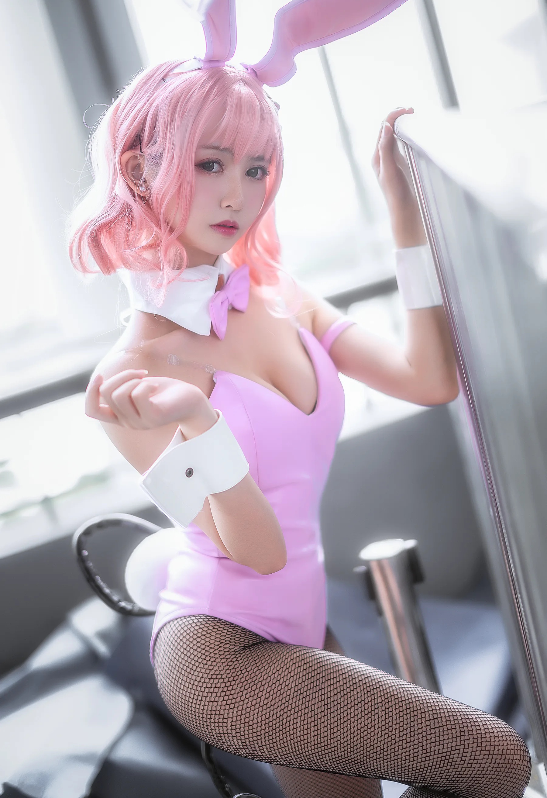 动漫博主_鳗鱼霏儿_No.007 粉红兔女郎 主题写真 [9P]Xiuren秀人写真高清美女套图写真下载-看套图看套图