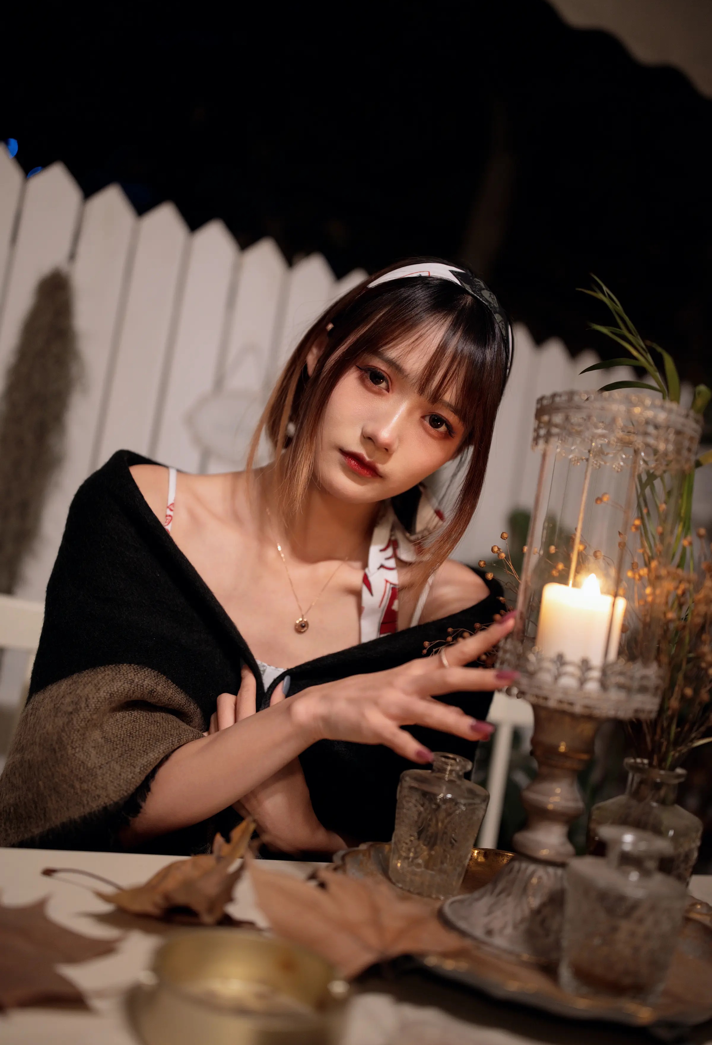 颜值博主_兔子Zzz不吃胡萝卜_No.115 &ndash; 晚秋思绪 主题写真 [20P]Xiuren秀人写真高清美女套图写真下载-看套图看套图