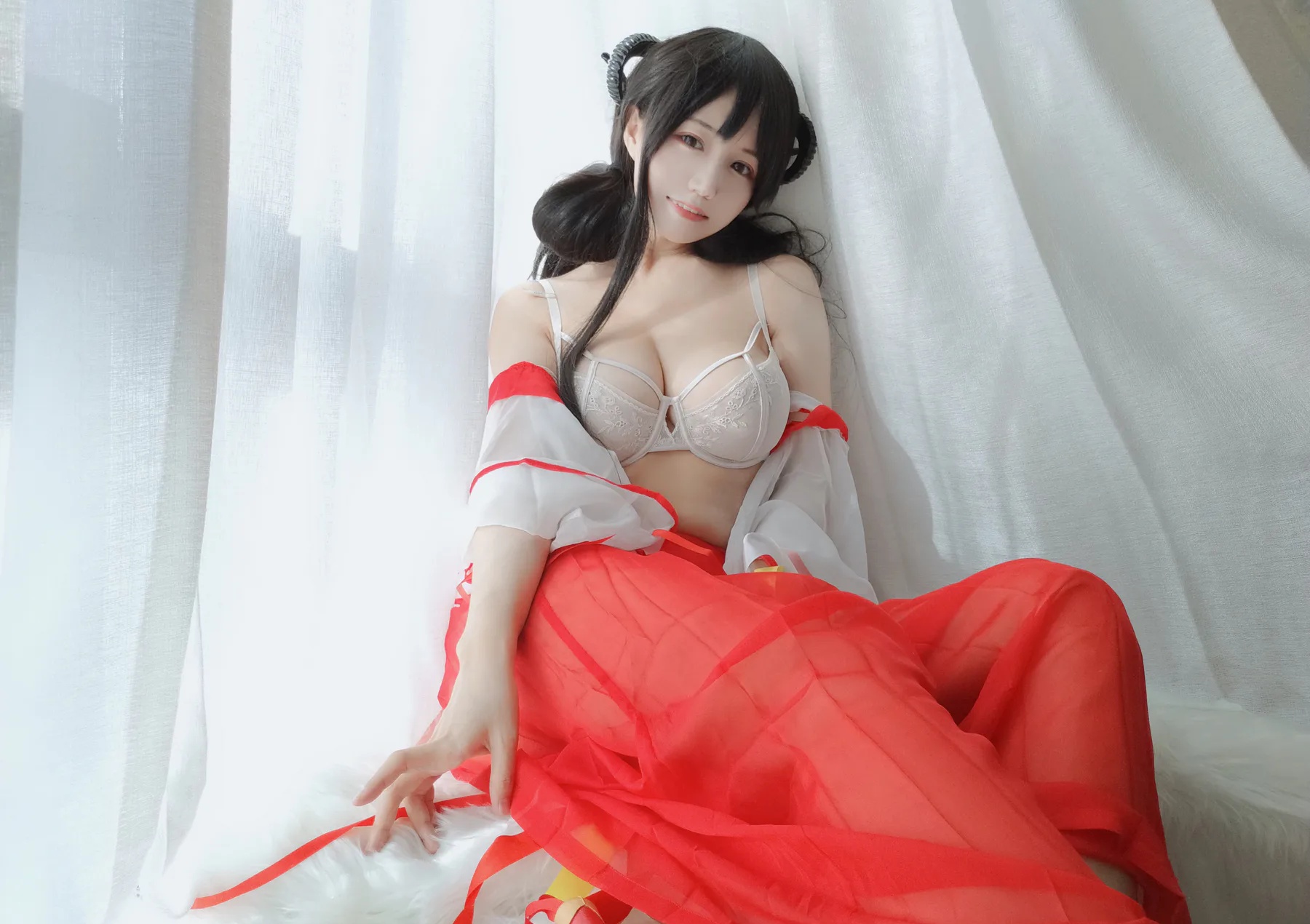 二次元博主_小仓千代w_No.008 巫女 主题写真 [32P]Xiuren秀人写真高清美女套图写真下载-看套图看套图