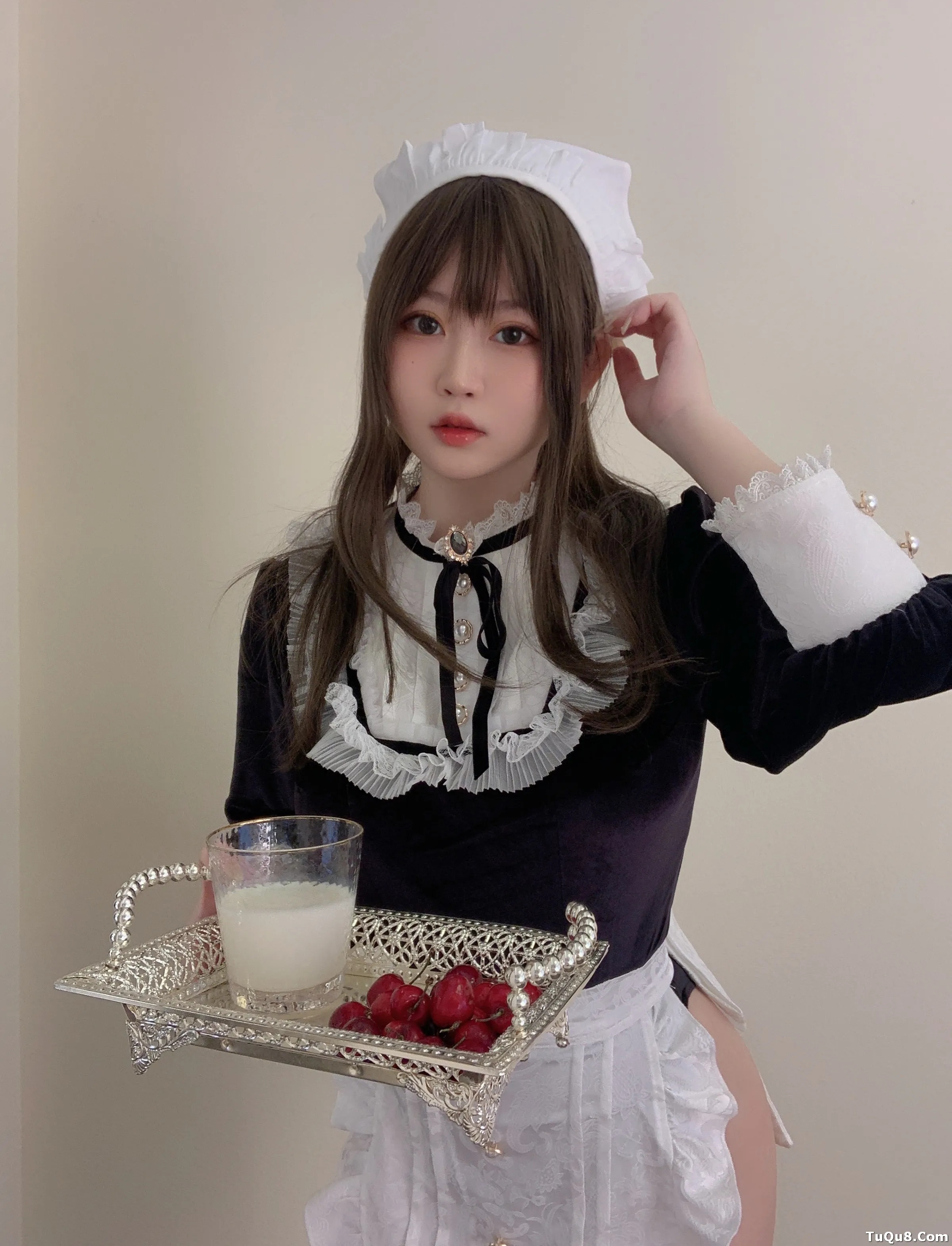 Coser美女_是依酱吖_No.049 女仆馆长 主题写真 [50P]Xiuren秀人写真高清美女套图写真下载-看套图看套图