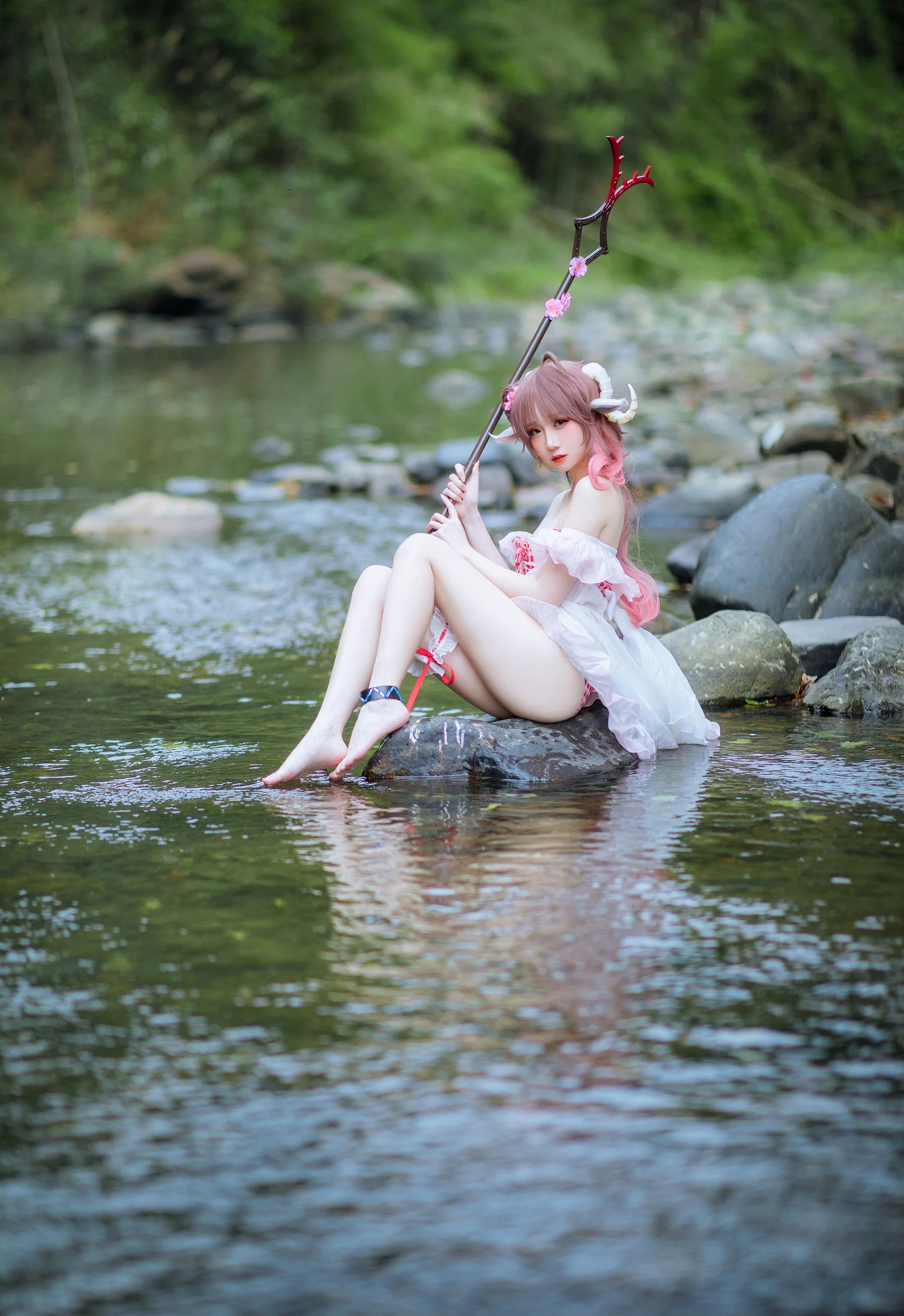 Coser美女_焖焖碳_No.029 &ndash; 碧蓝航线镇海 艾雅法拉 主题写真 [20P]-看套图