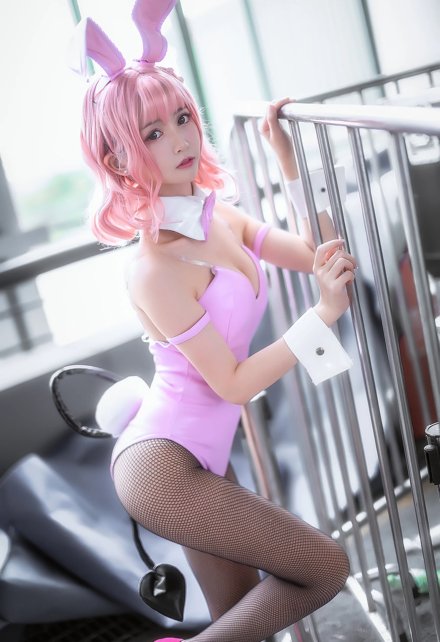 动漫博主_鳗鱼霏儿_No.007 粉红兔女郎 主题写真 [9P]Xiuren秀人写真高清美女套图写真下载-看套图看套图