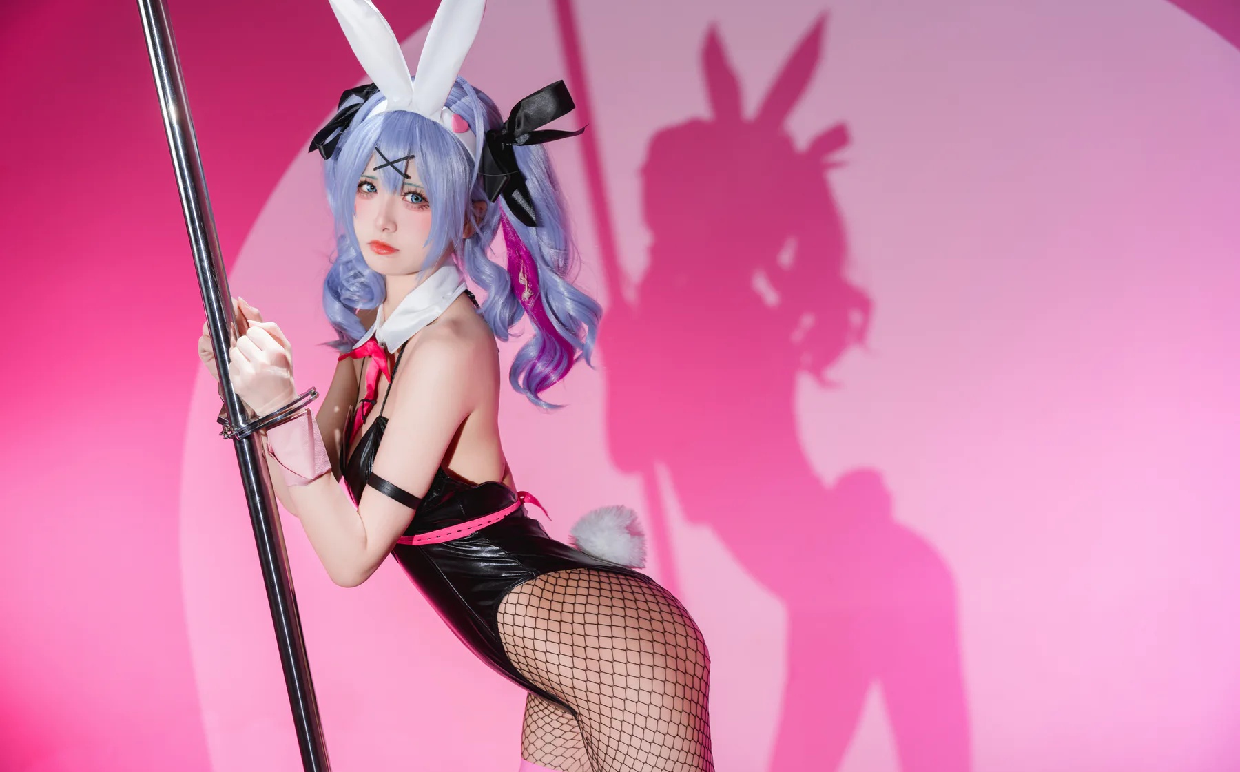 人气Coser美女_九柒喵_No.014 初音未来 兔子洞 [26P]Xiuren秀人写真高清美女套图写真下载-看套图看套图