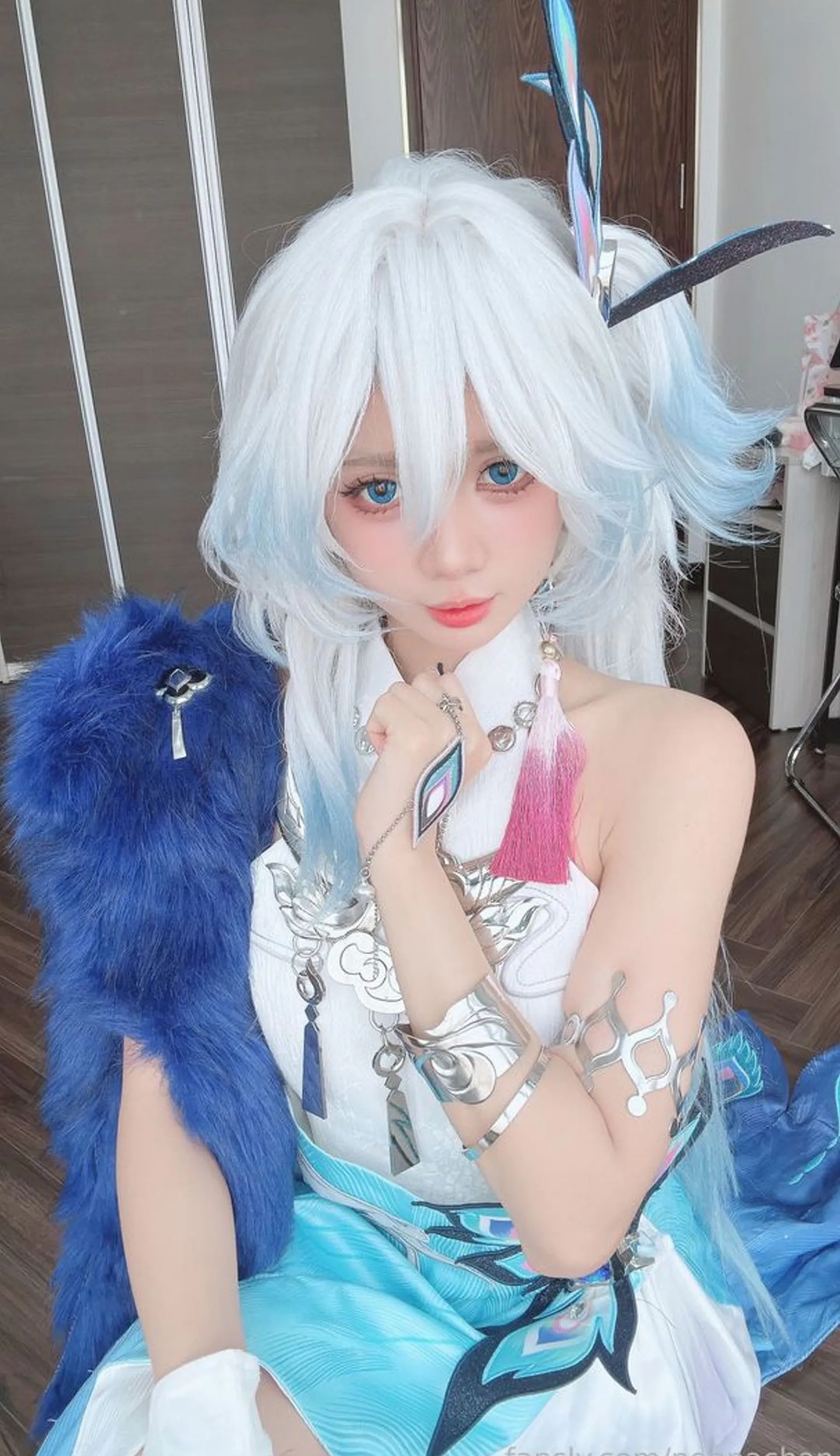 越南Coser美女_PoppaChan_No.130 Yao Guang [24P]Xiuren秀人写真高清美女套图写真下载-看套图看套图
