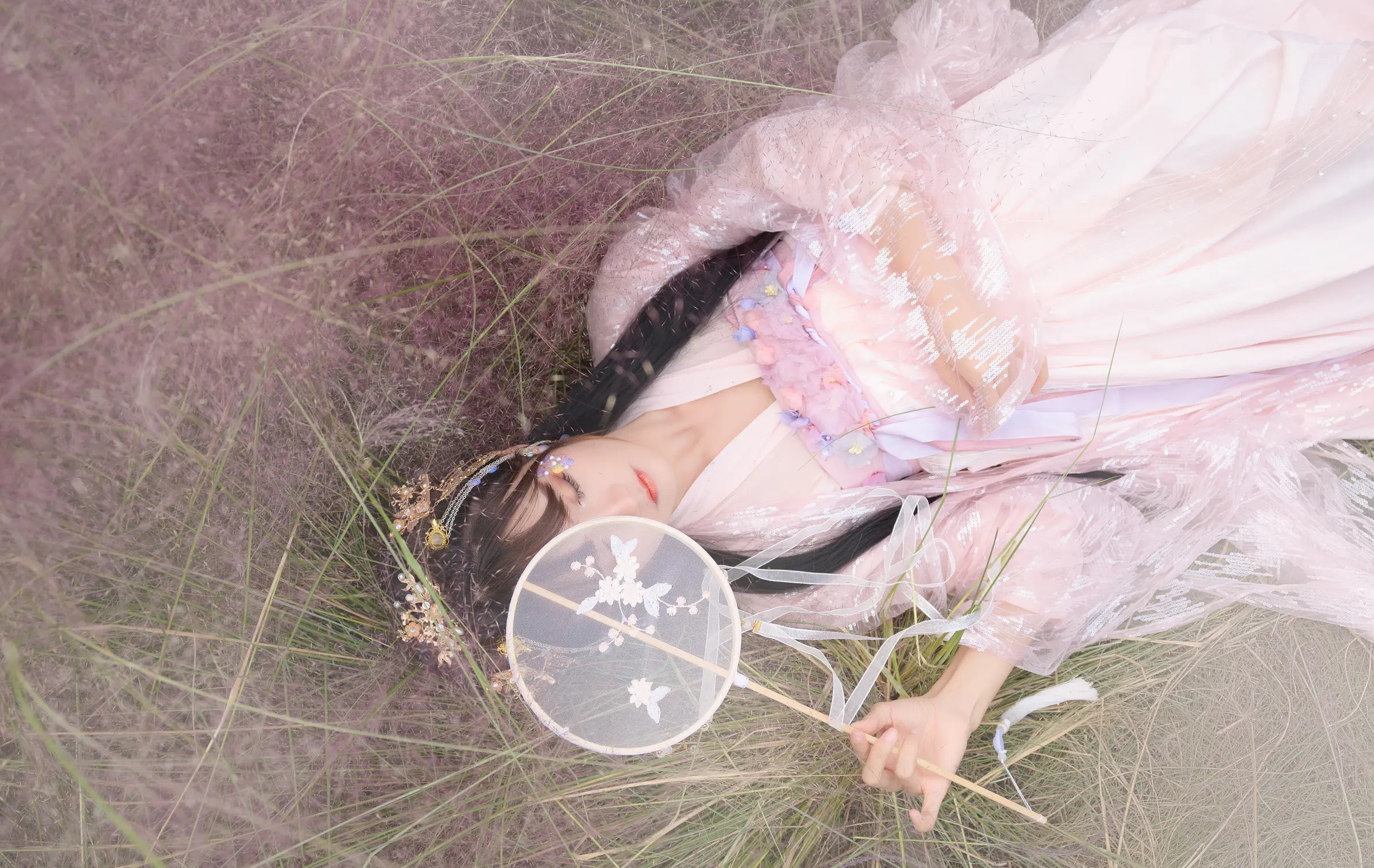 颜值博主_兔子Zzz不吃胡萝卜_No.090 &ndash; 伊人 主题写真 [25P]Xiuren秀人写真高清美女套图写真下载-看套图看套图