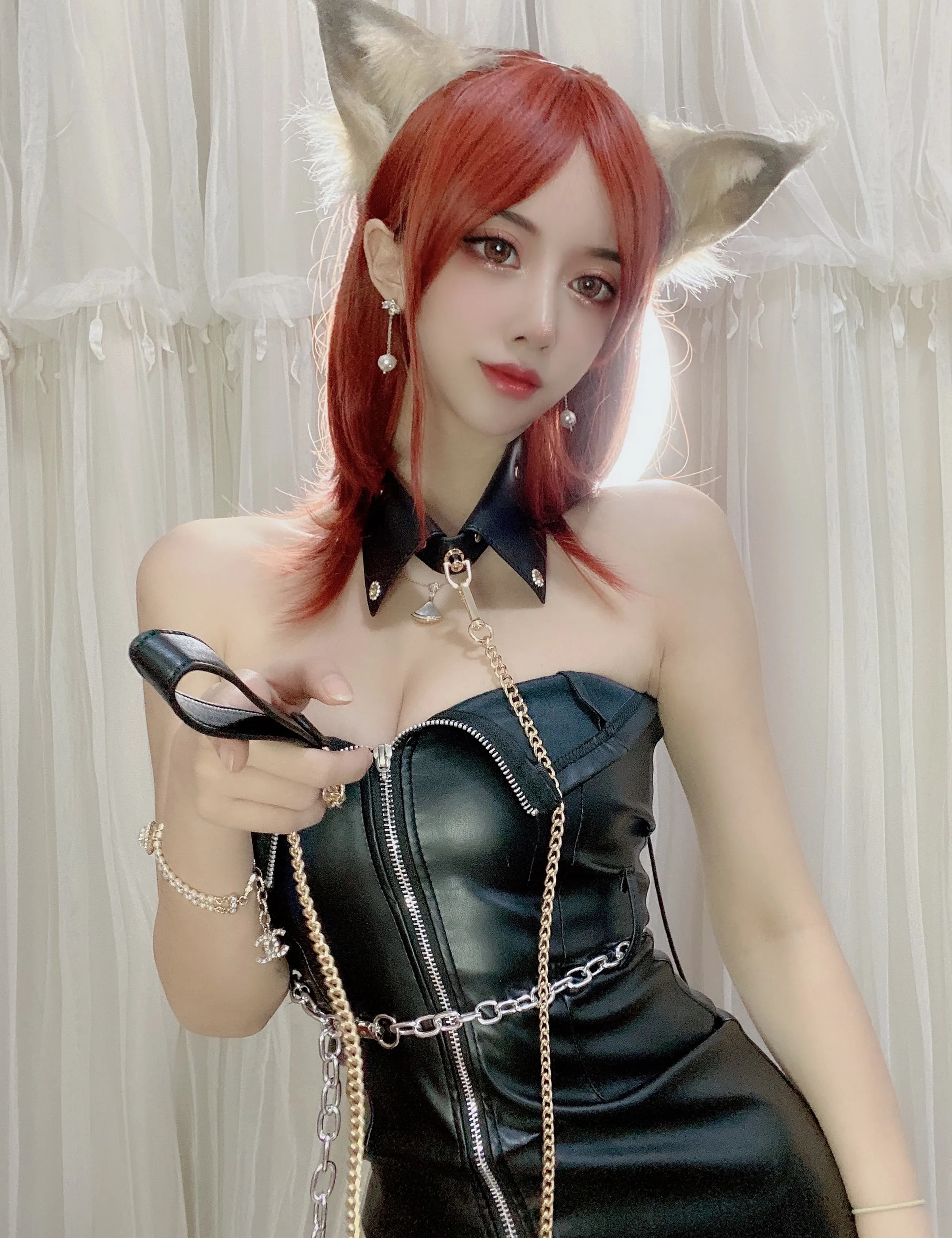 Coser美女_过期米线线喵_No.106 狐狸小姐 主题写真 [36P]Xiuren秀人写真高清美女套图写真下载-看套图看套图