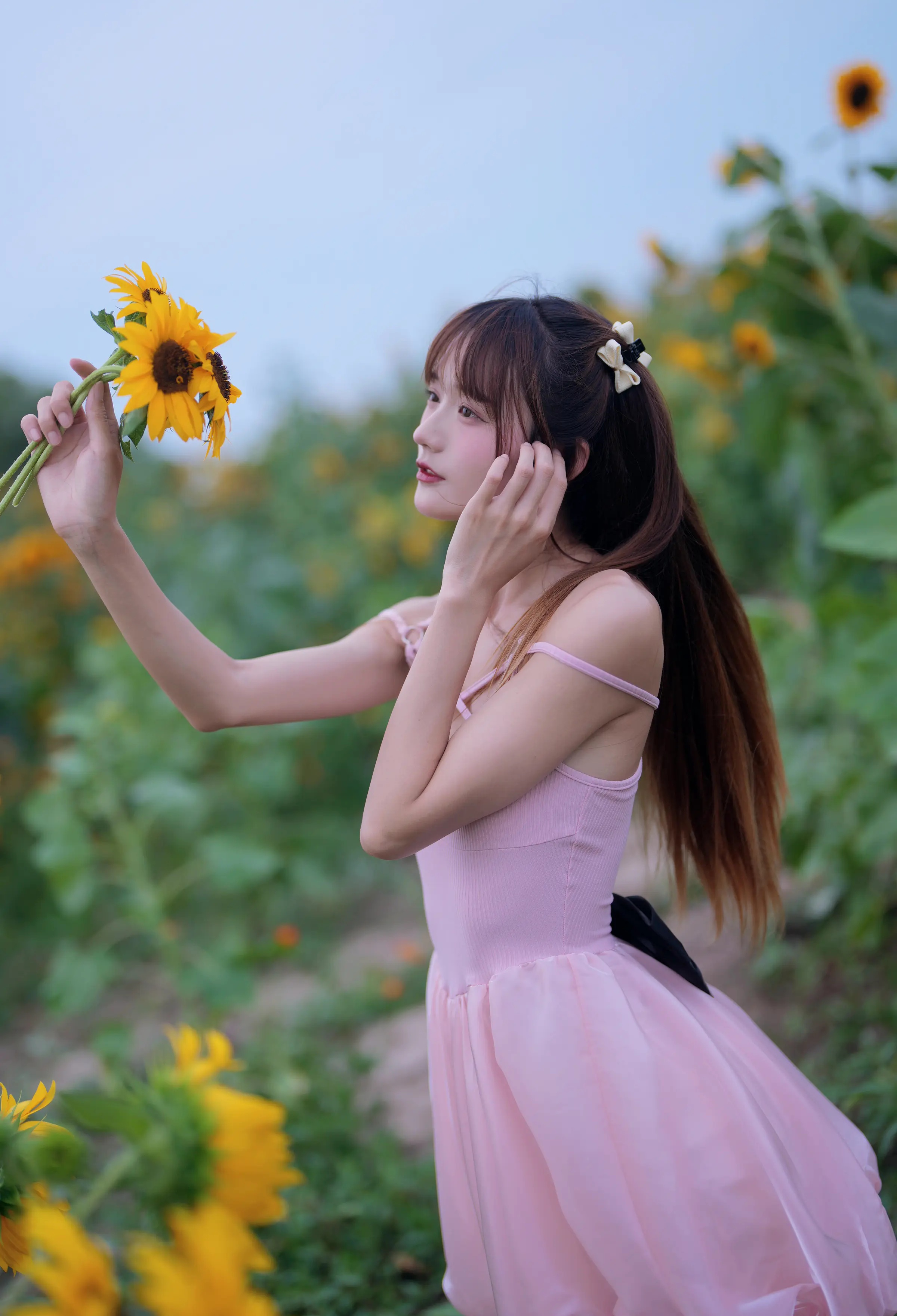 图片[2]Xiuren秀人写真高清美女套图写真下载-看套图颜值博主_兔子Zzz不吃胡萝卜_No.149 &ndash; 蓝调向日葵少女 [28P]Xiuren秀人写真高清美女套图写真下载-看套图Coser网络美女论坛Xiuren秀人写真高清美女套图写真下载-看套图免费套图Xiuren秀人写真高清美女套图写真下载-看套图看套图